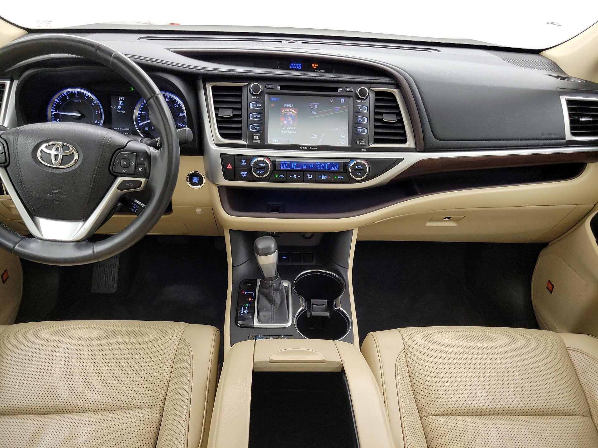 Thumbnail: 2015 Toyota Highlander - 9
