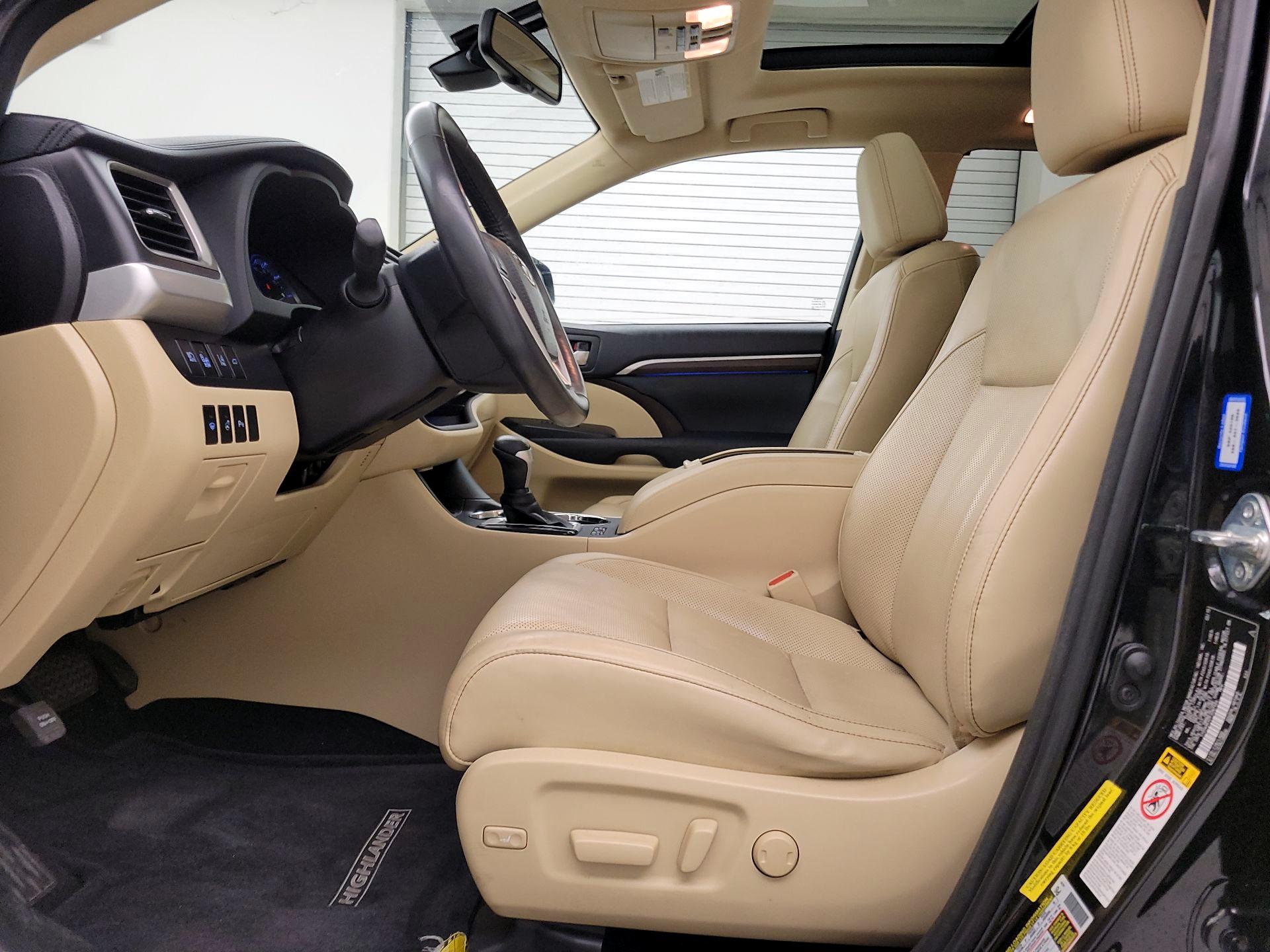 Thumbnail: 2015 Toyota Highlander - 11