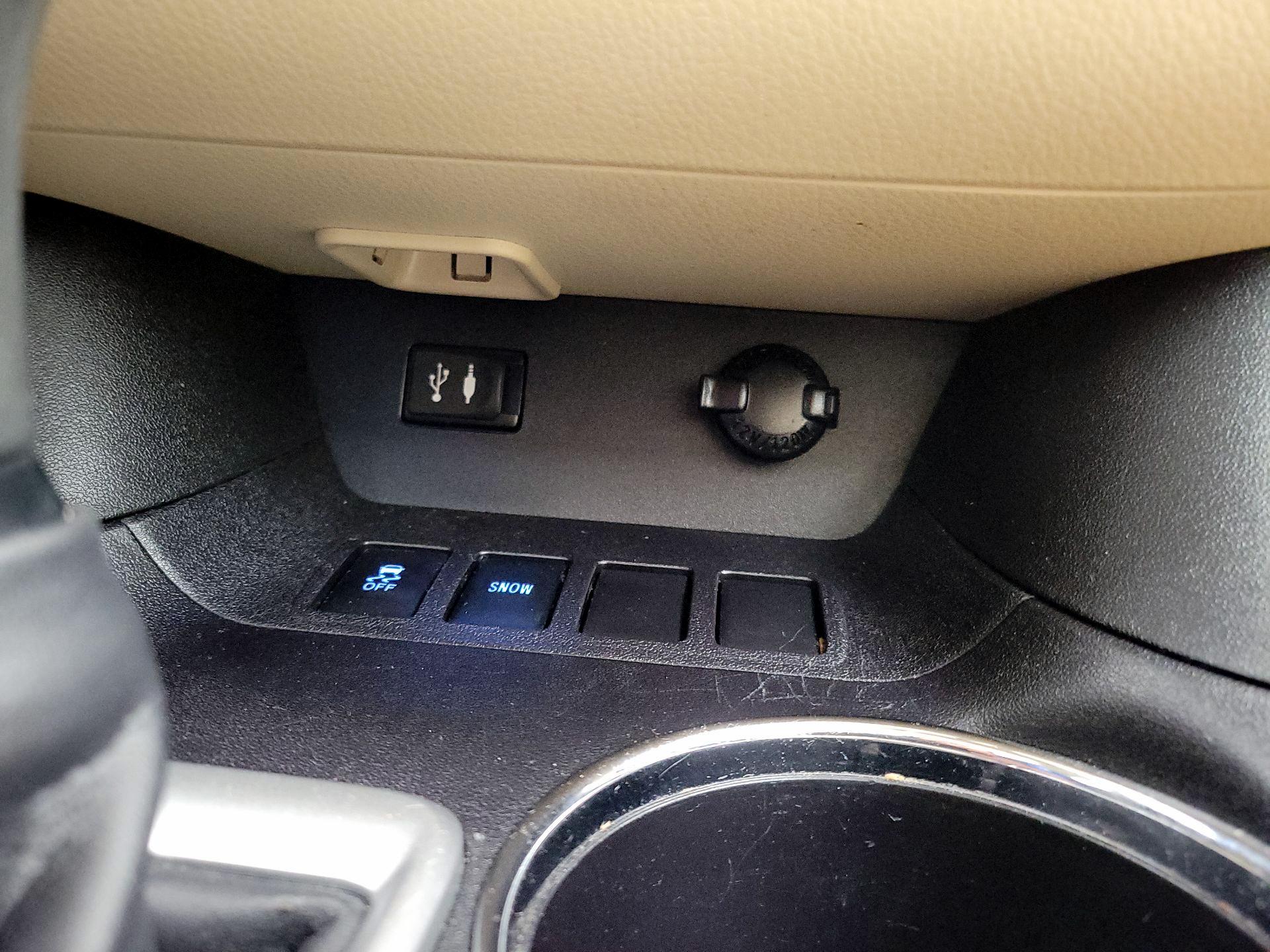Thumbnail: 2015 Toyota Highlander - 19
