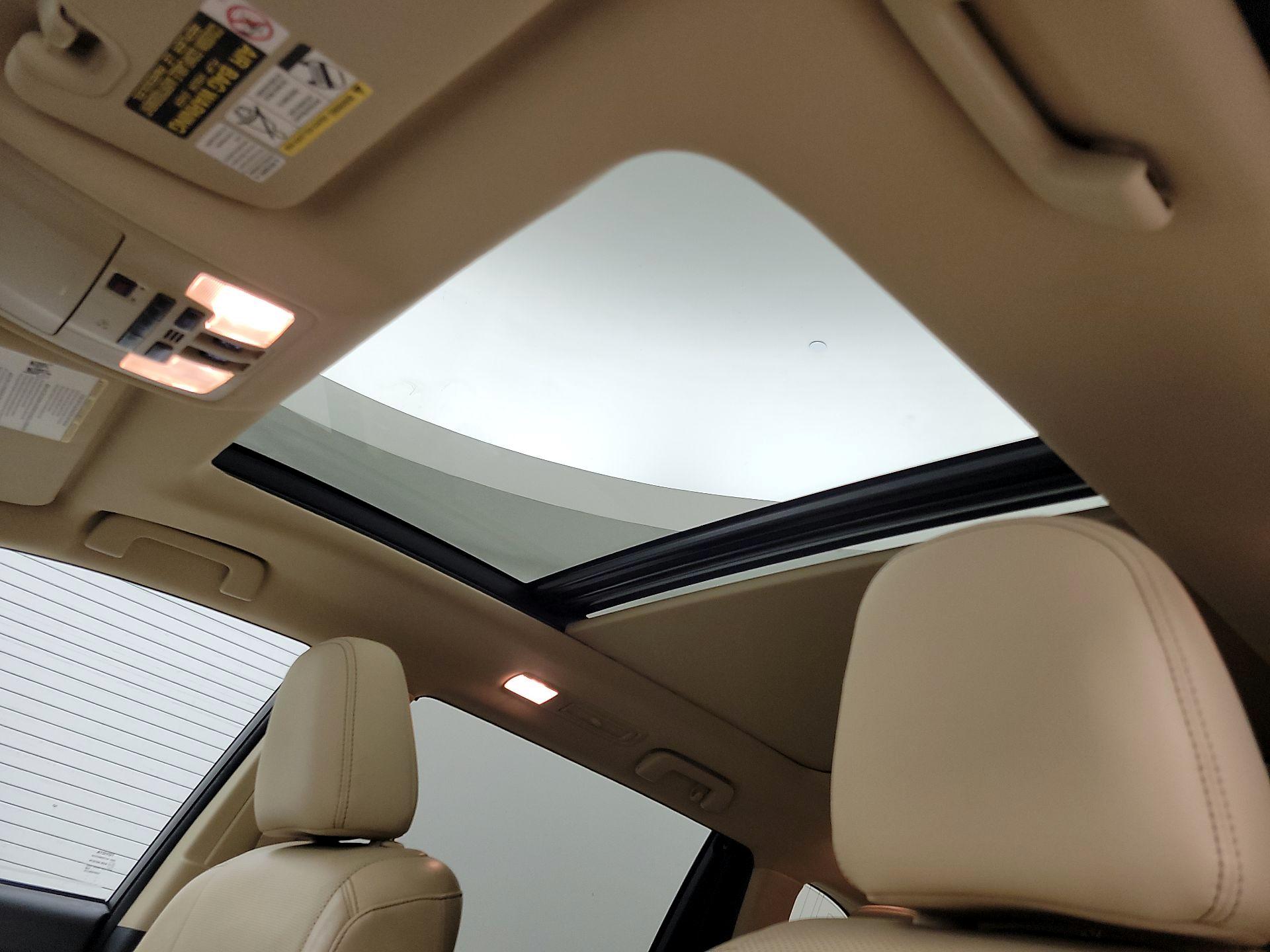 Thumbnail: 2015 Toyota Highlander - 20