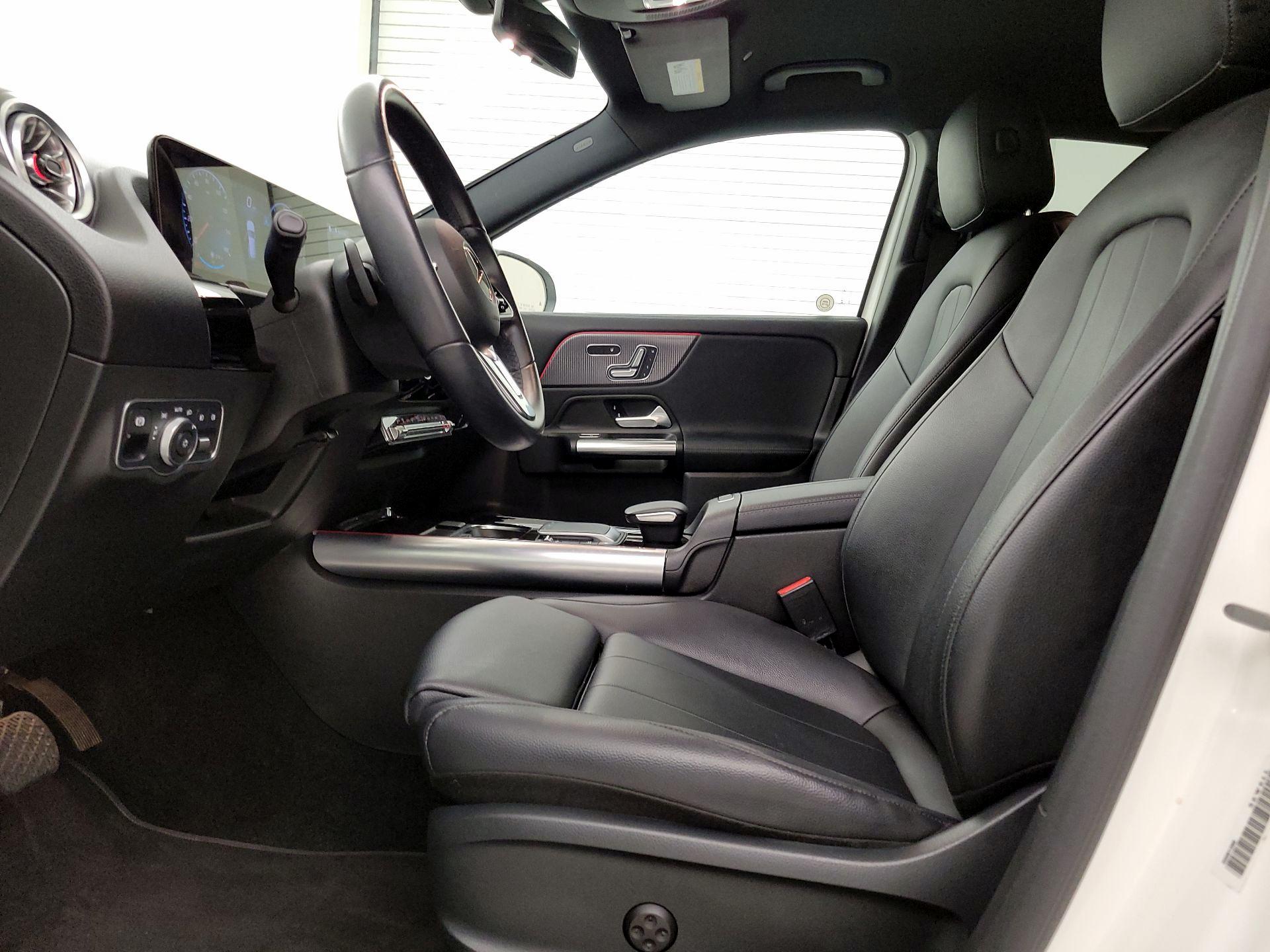 Thumbnail: 2022 Mercedes-Benz GLA - 11