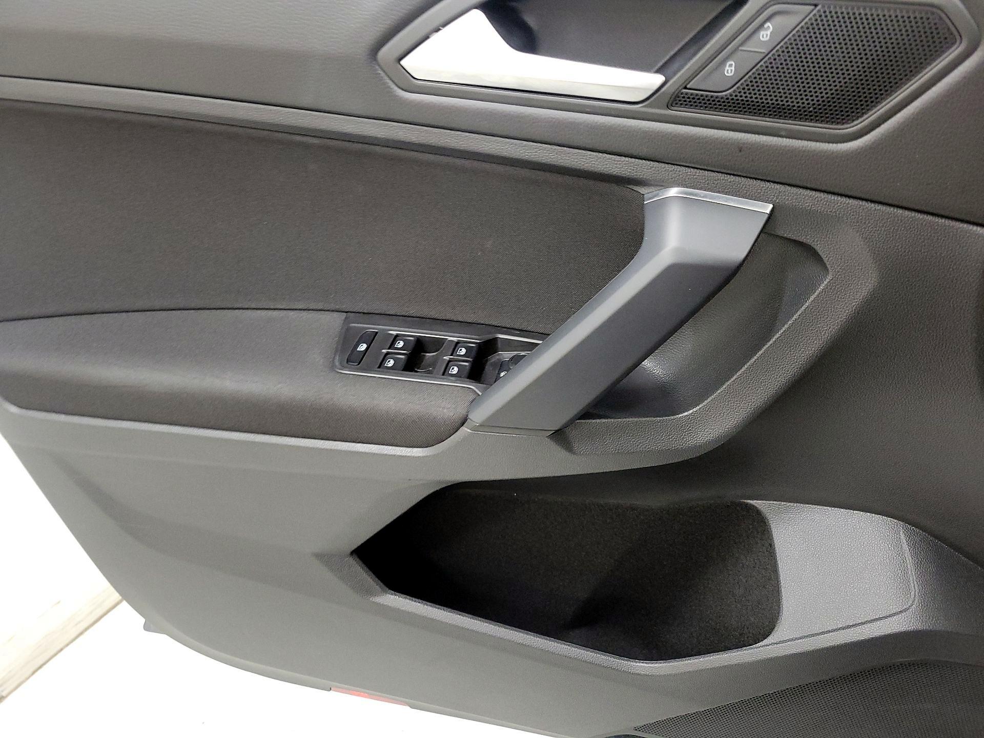 Thumbnail: 2019 Volkswagen Tiguan - 12