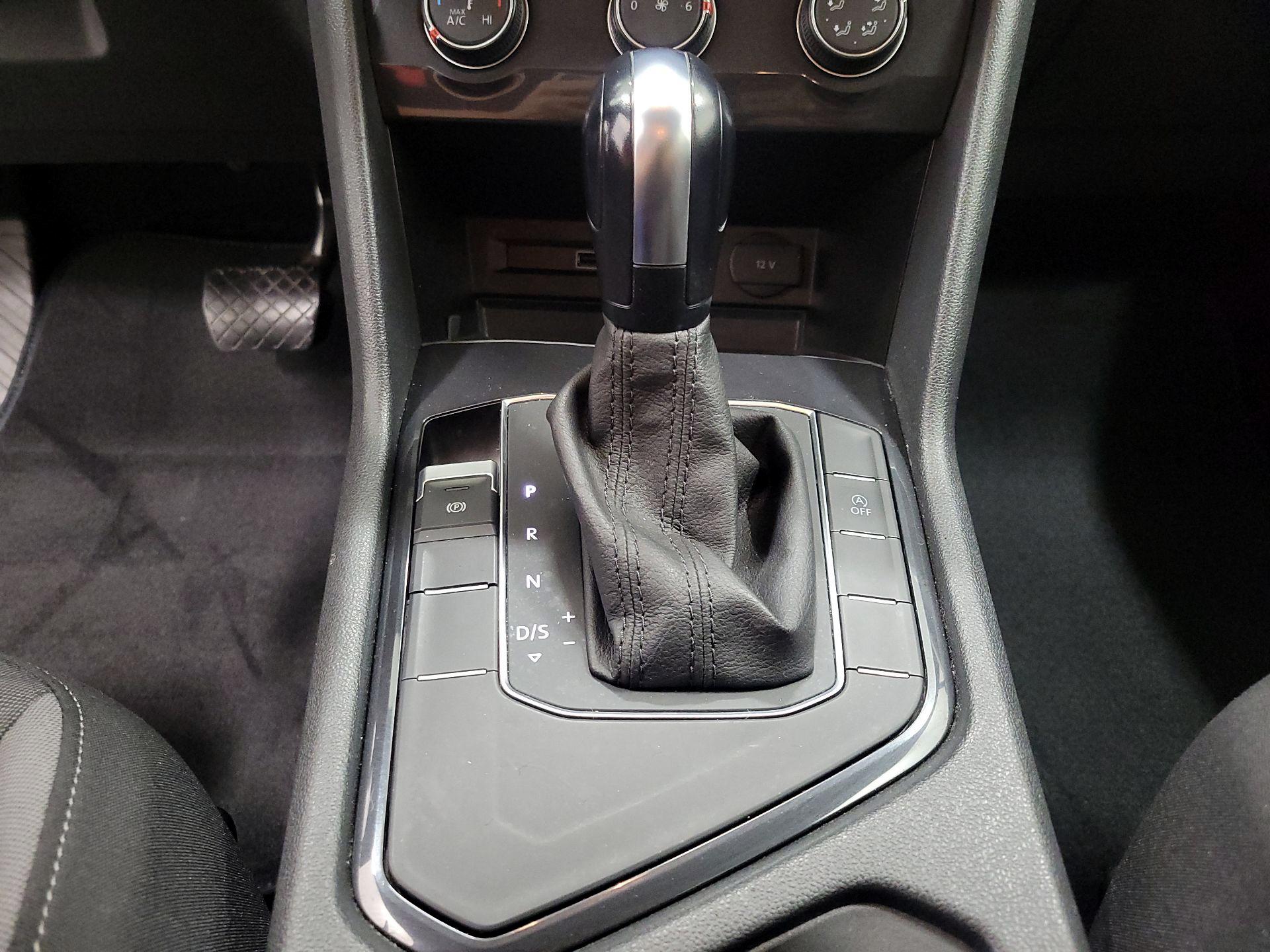 Thumbnail: 2019 Volkswagen Tiguan - 17