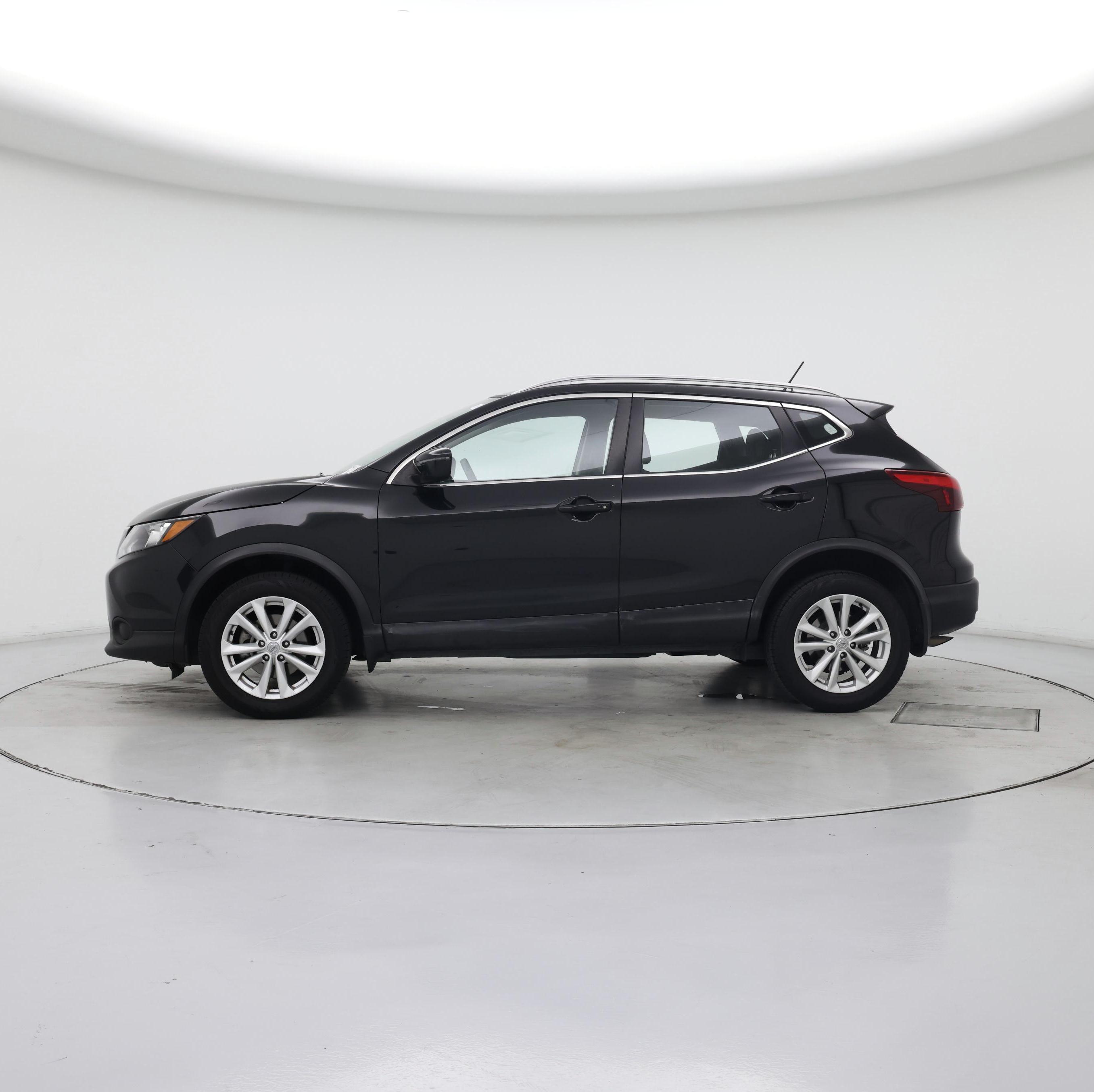 Thumbnail: 2018 Nissan Rogue Sport - 3
