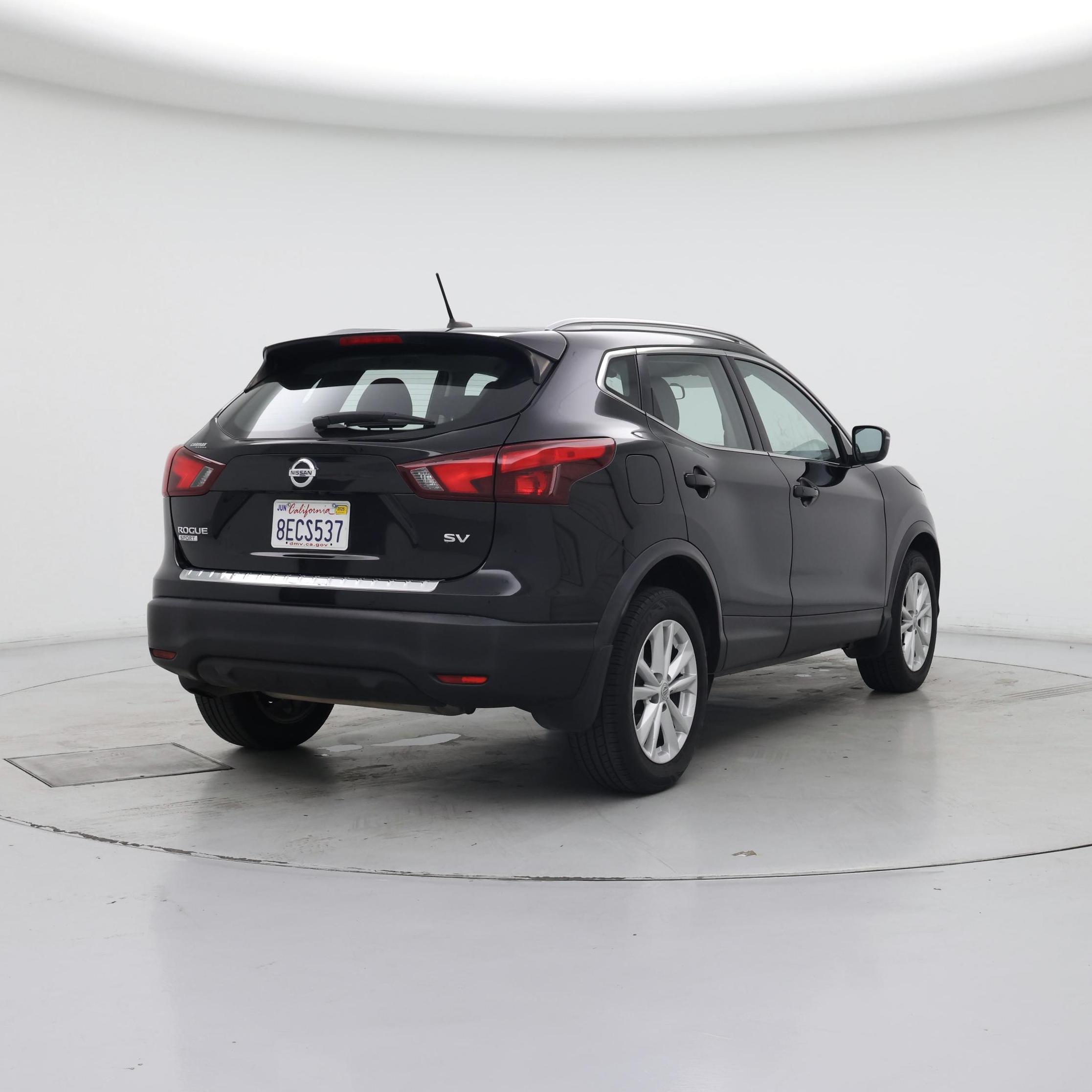 Thumbnail: 2018 Nissan Rogue Sport - 8
