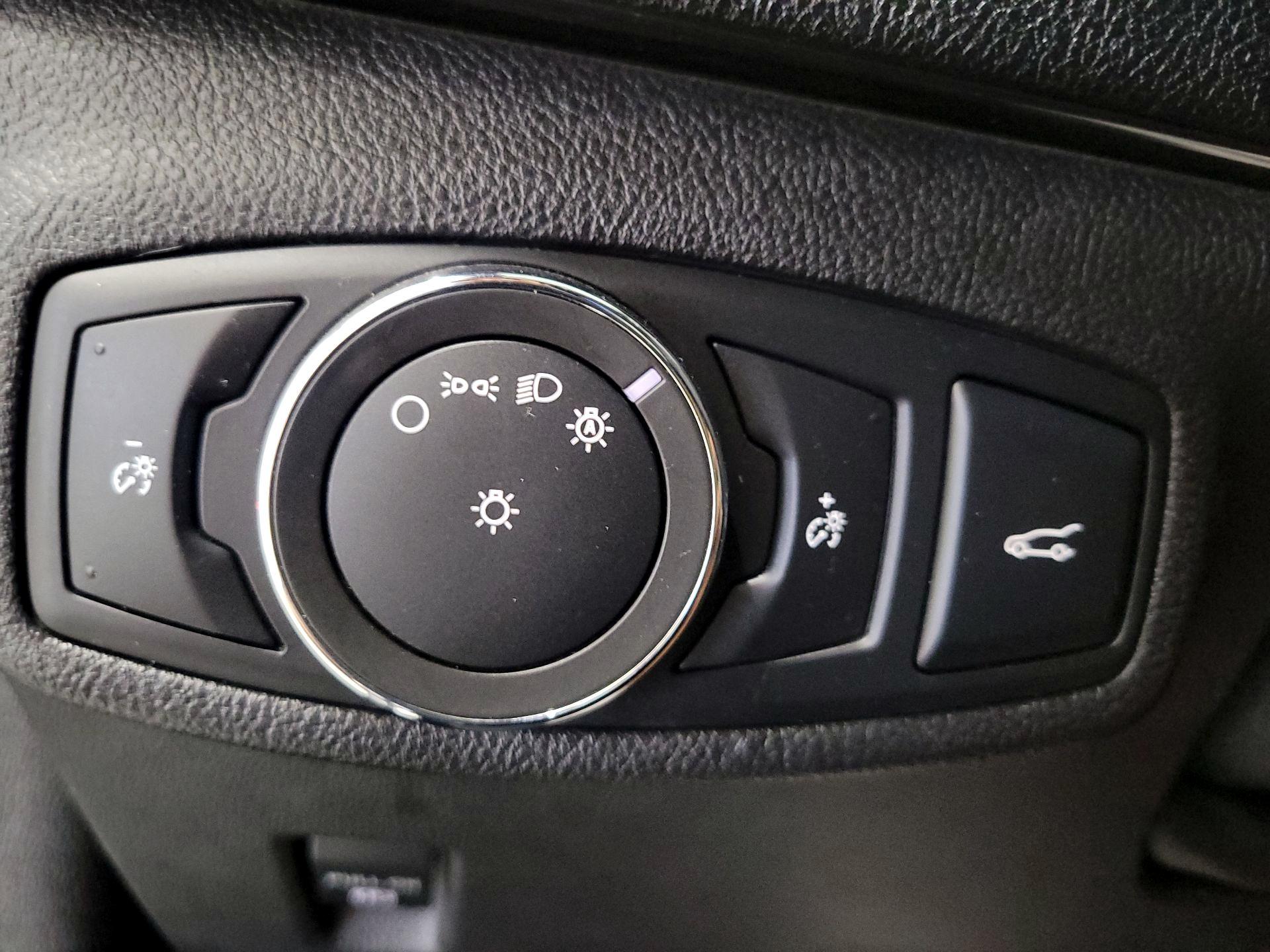 Thumbnail: 2017 Lincoln MKC - 13