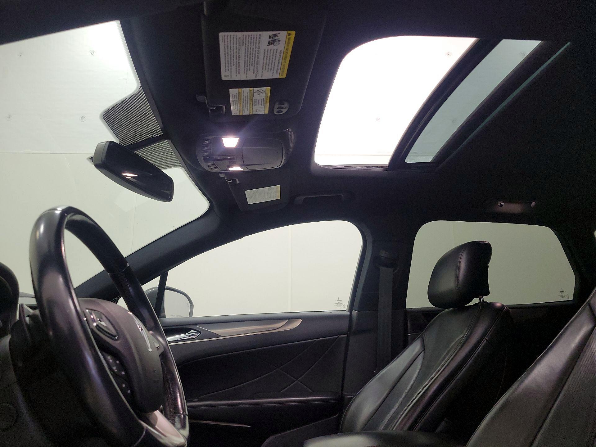 Thumbnail: 2017 Lincoln MKC - 19