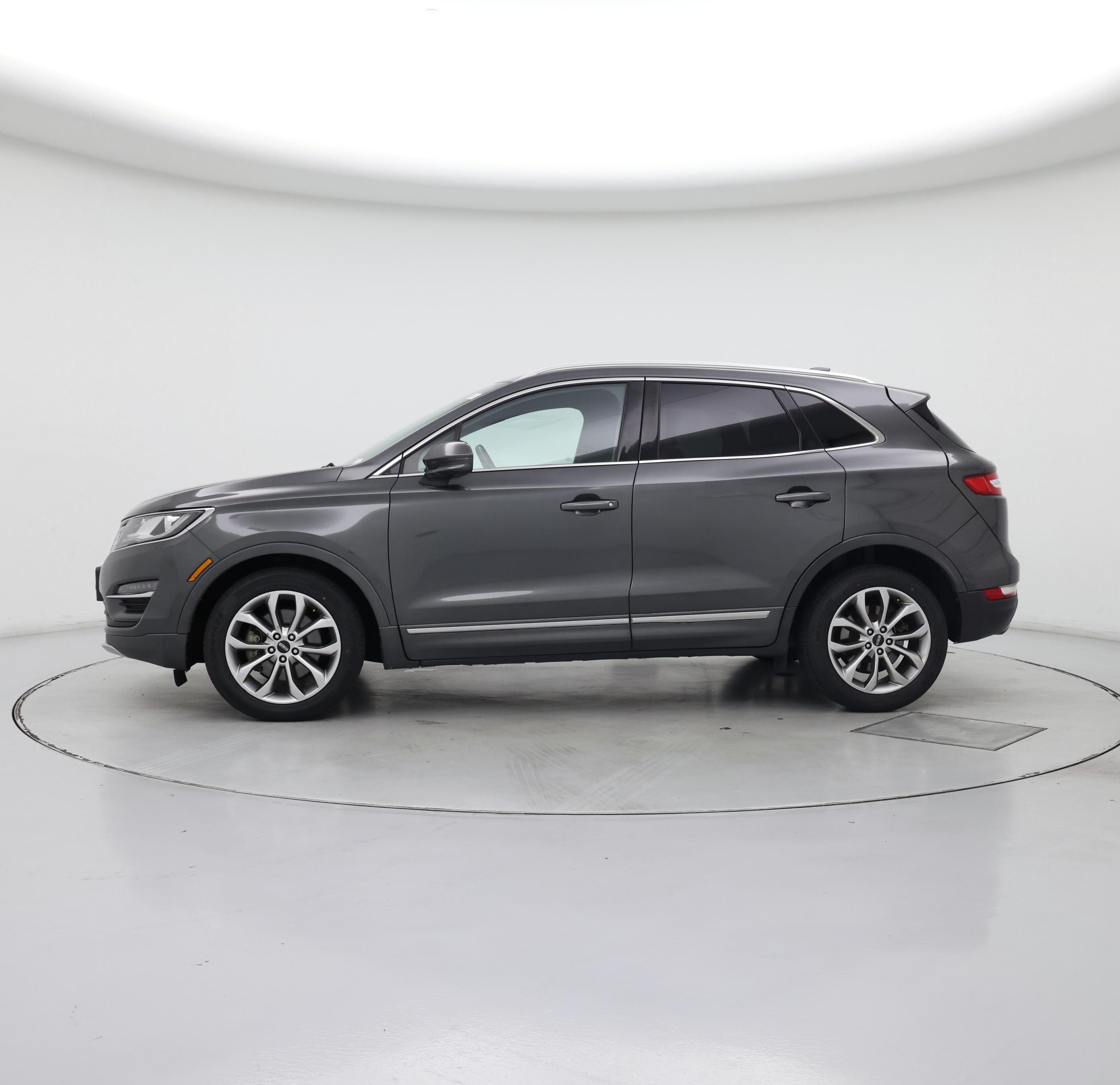 Thumbnail: 2017 Lincoln MKC - 3
