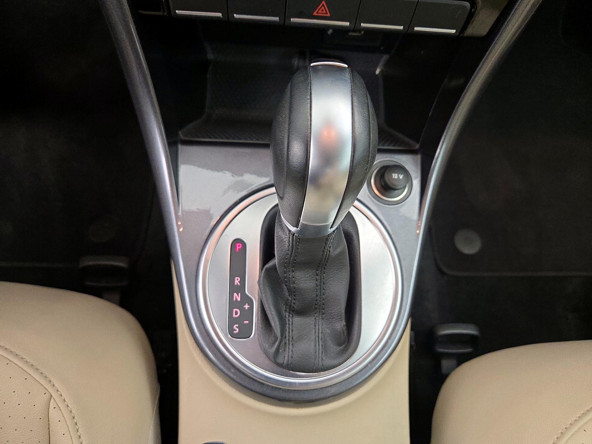 Thumbnail: 2019 Volkswagen Beetle - 17