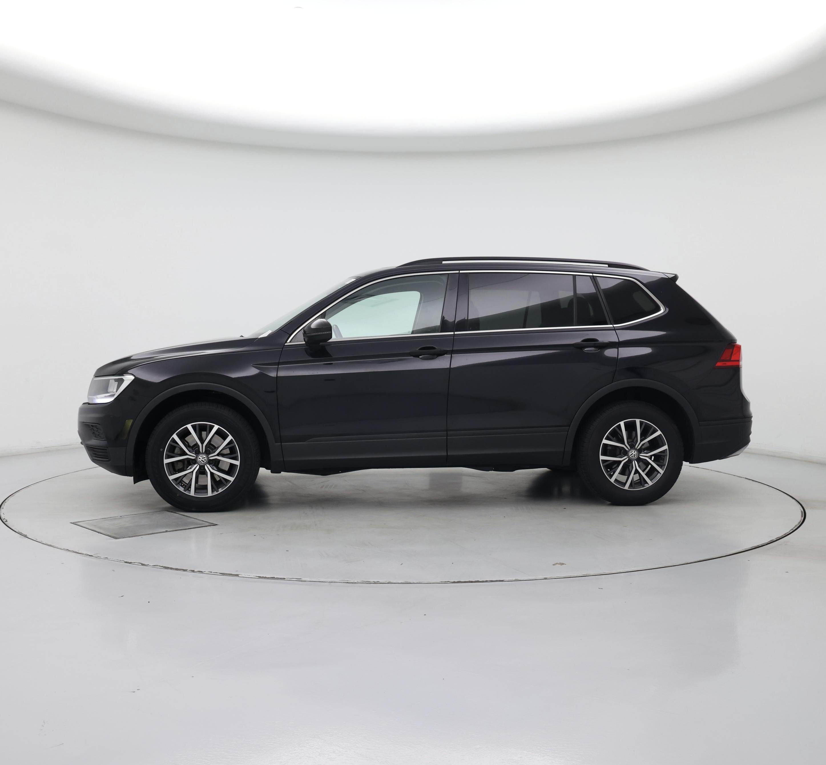 Thumbnail: 2019 Volkswagen Tiguan - 3