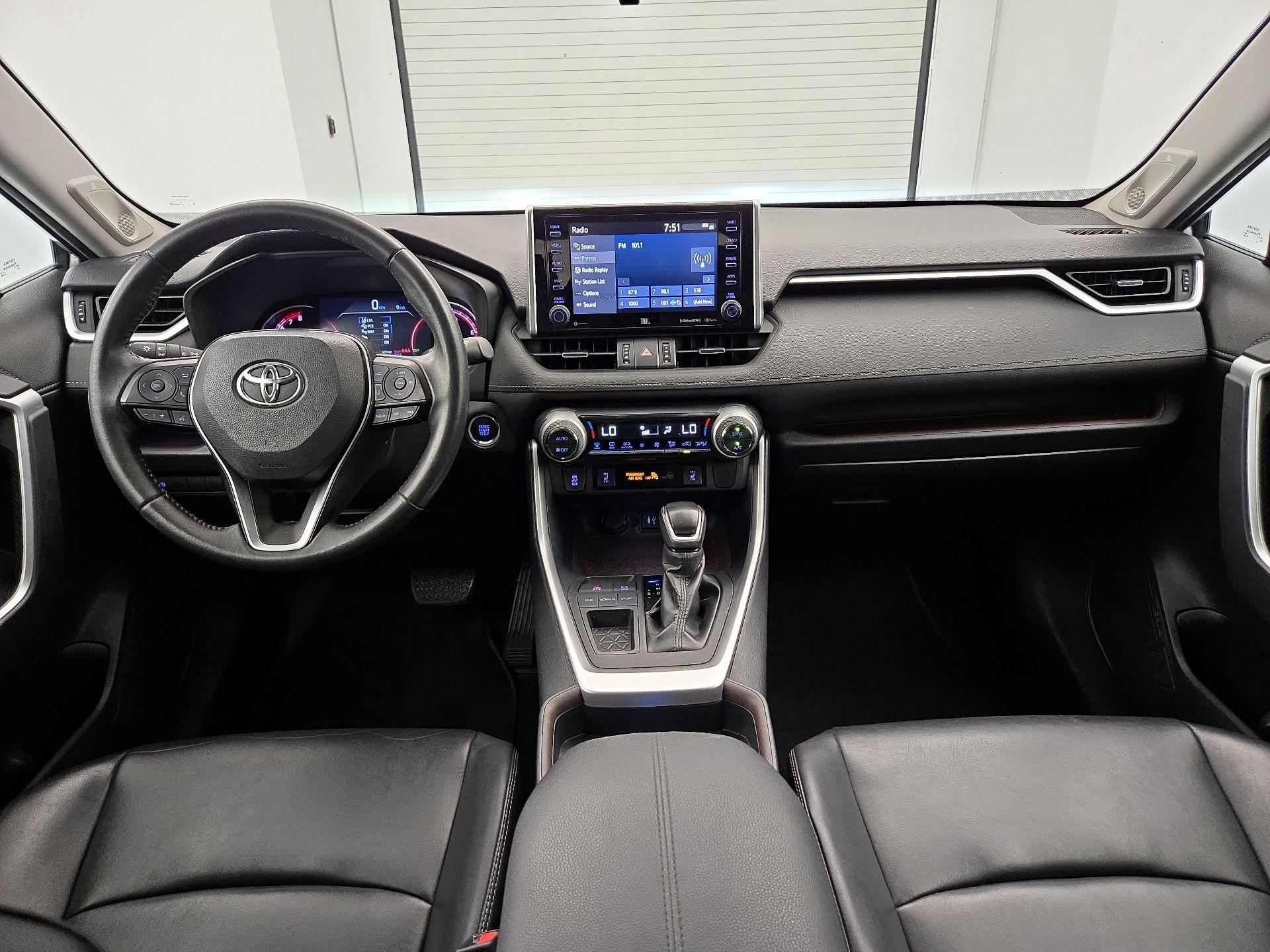Thumbnail: 2019 Toyota RAV4 - 9