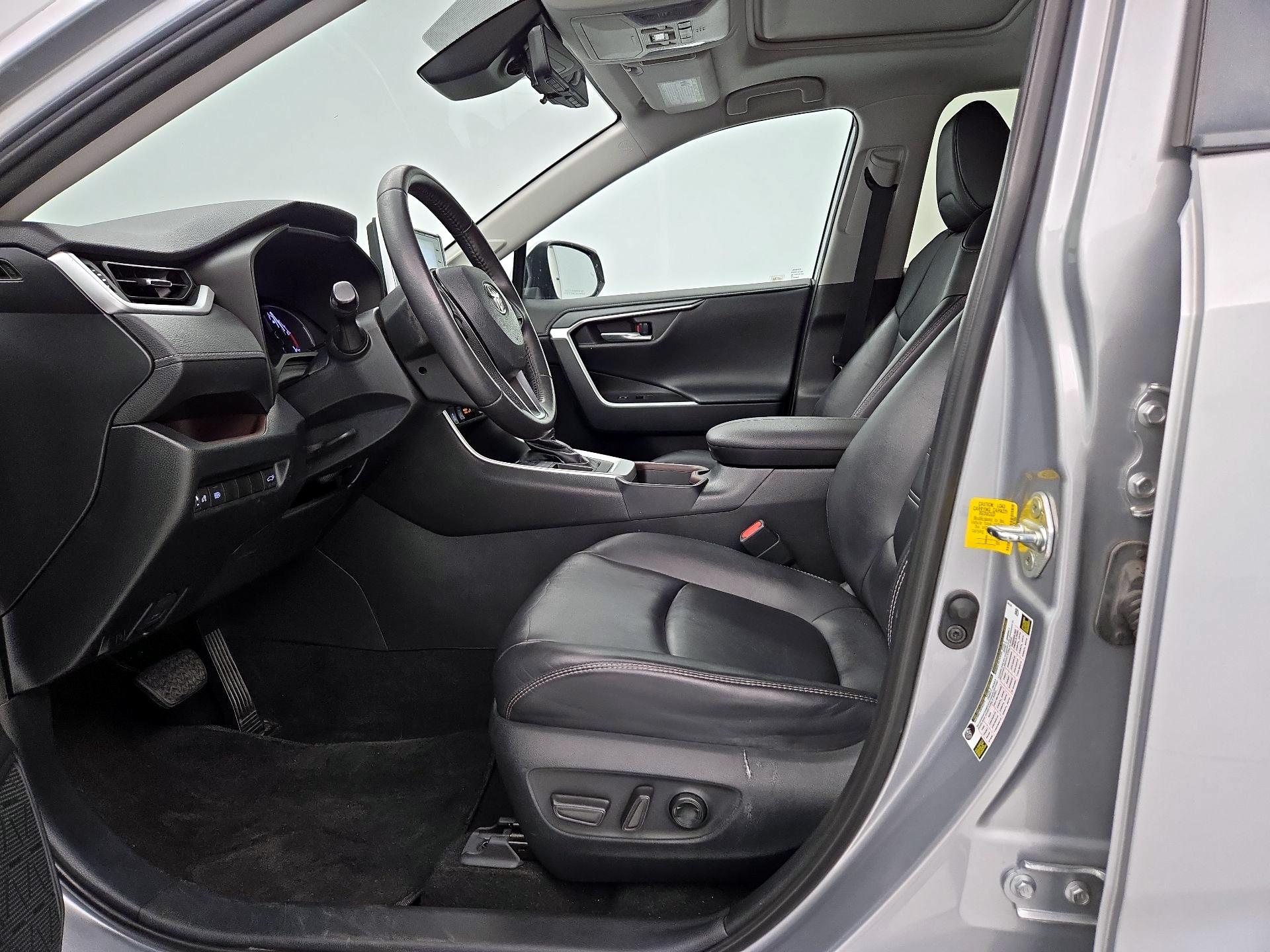 Thumbnail: 2019 Toyota RAV4 - 11