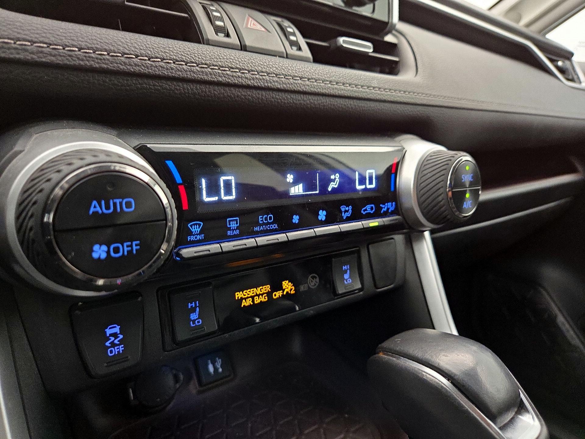 Thumbnail: 2019 Toyota RAV4 - 17