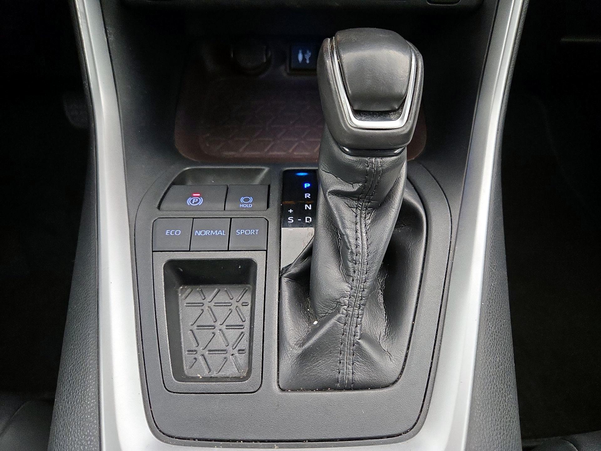 Thumbnail: 2019 Toyota RAV4 - 18