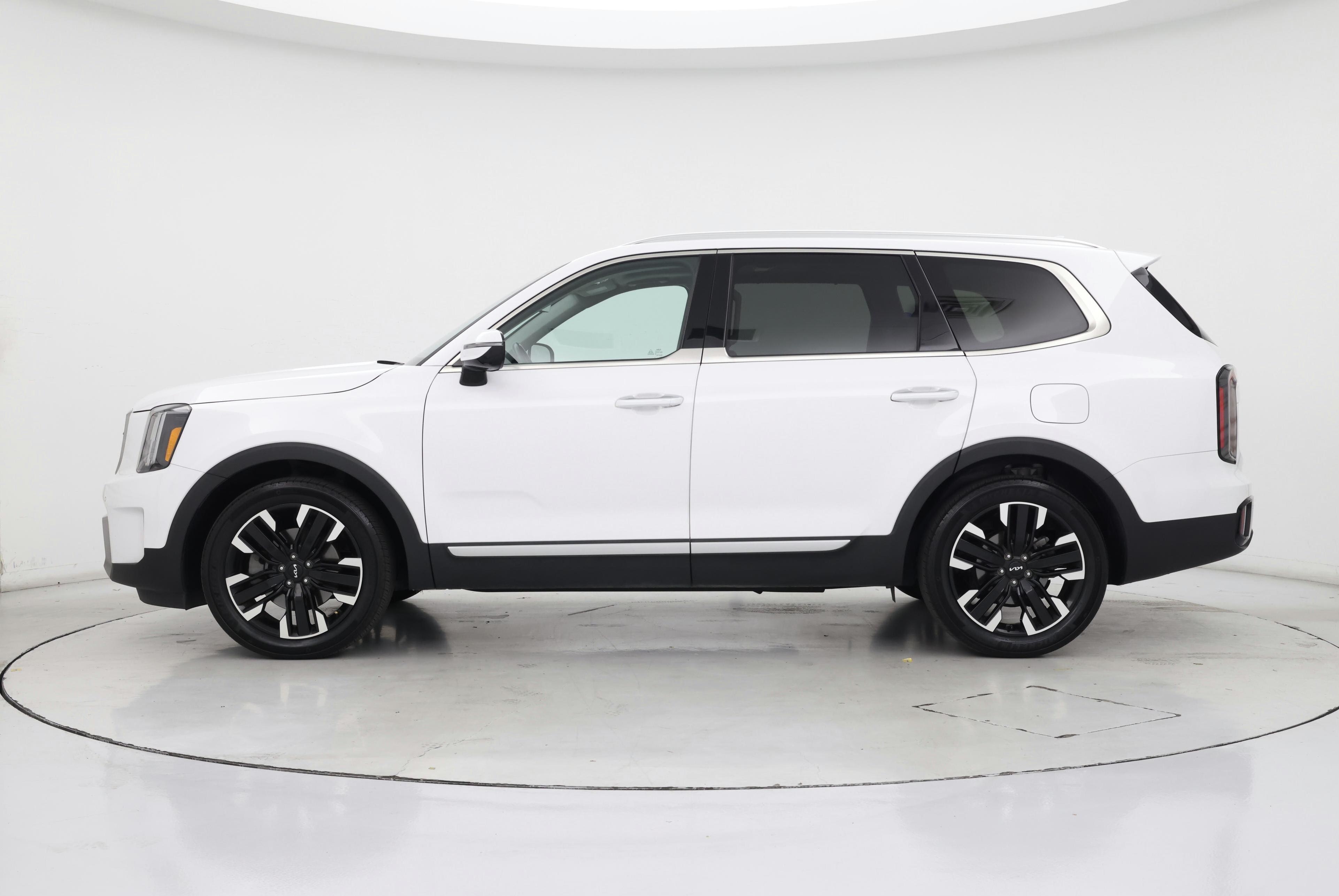 Thumbnail: 2023 Kia Telluride - 3