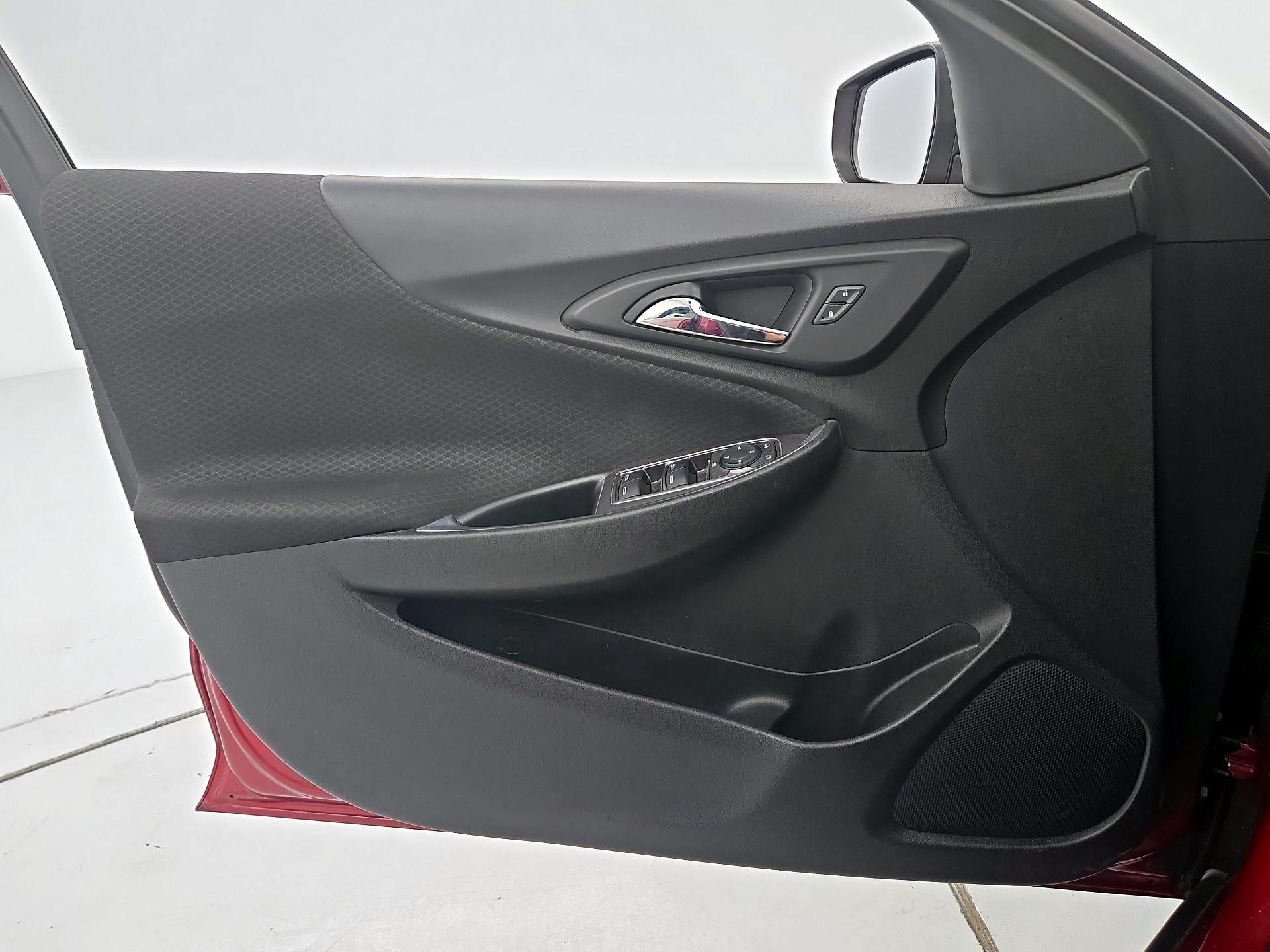 Thumbnail: 2021 Chevrolet Malibu - 12