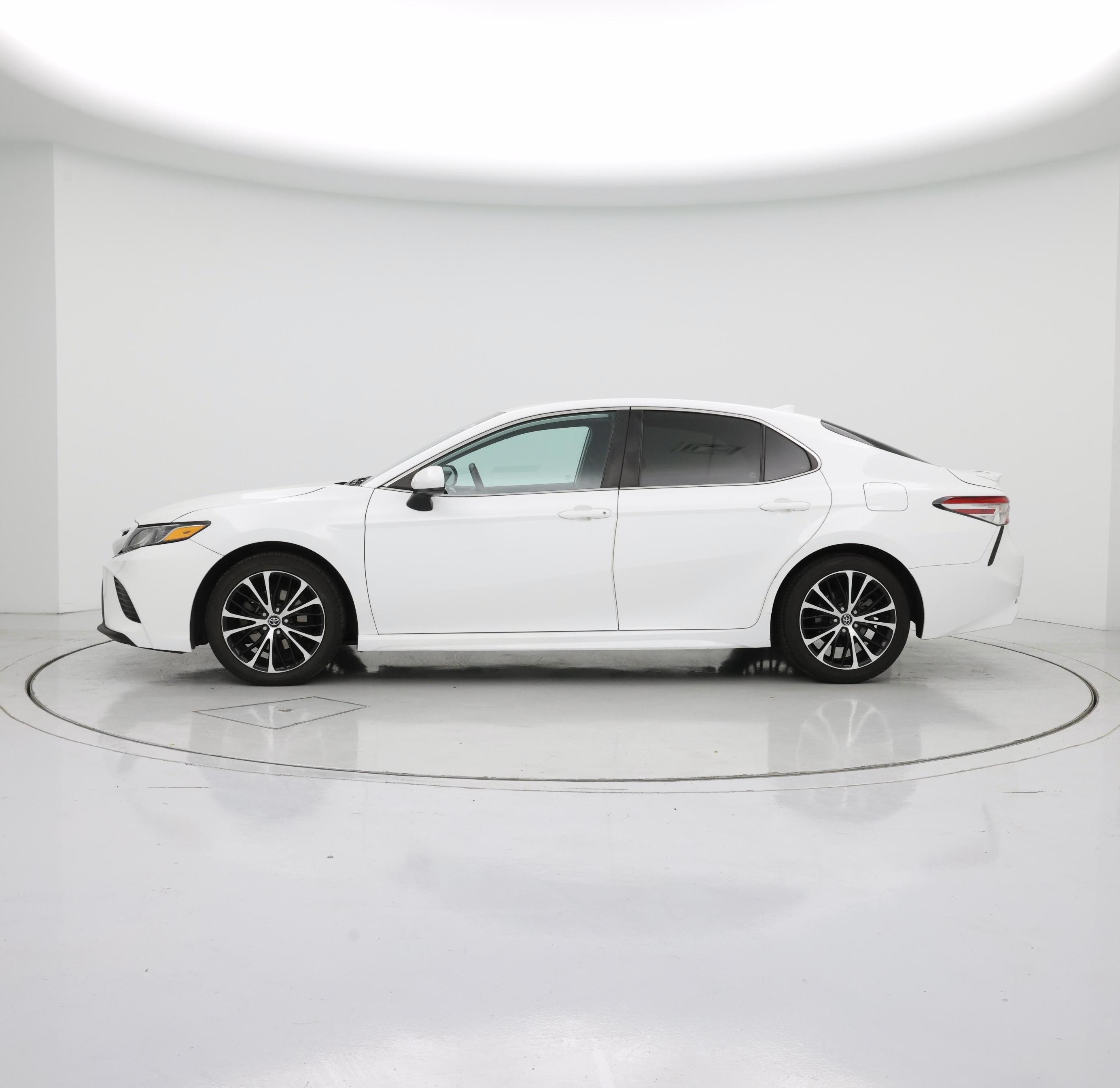 Thumbnail: 2020 Toyota Camry - 3