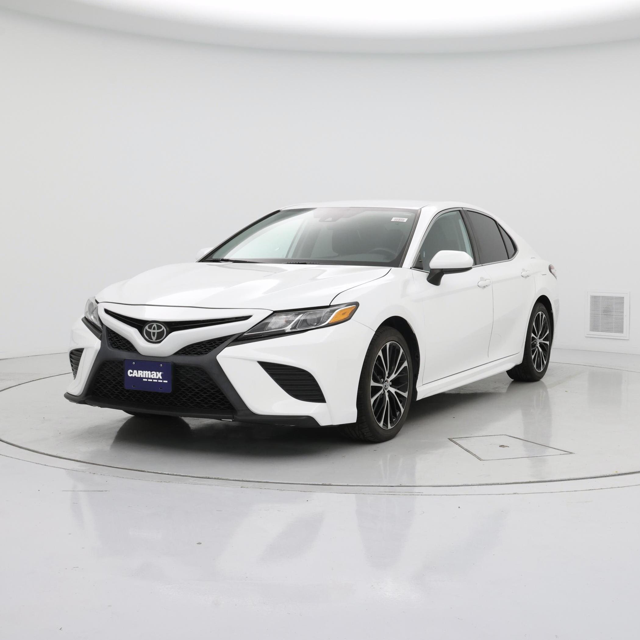 Thumbnail: 2020 Toyota Camry - 4
