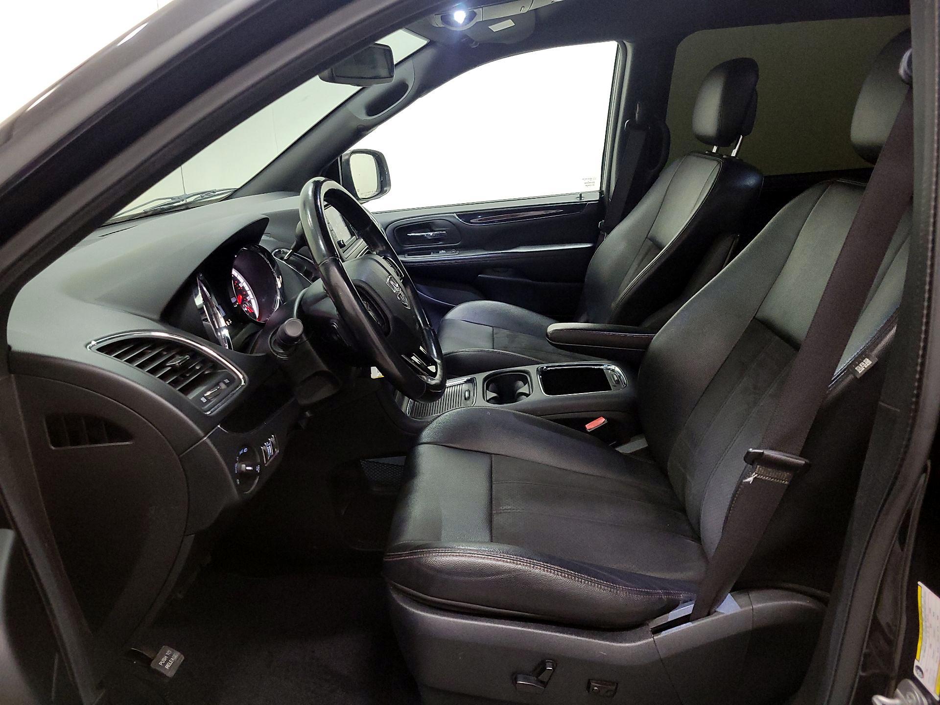 Thumbnail: 2019 Dodge Grand Caravan - 11