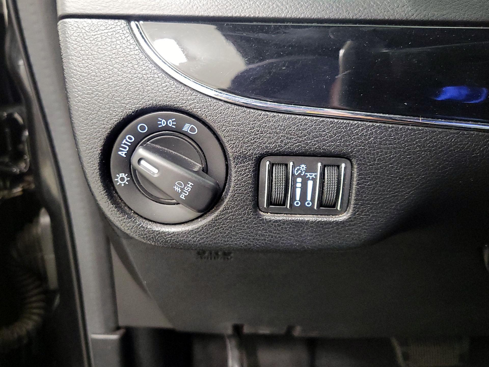 Thumbnail: 2019 Dodge Grand Caravan - 13