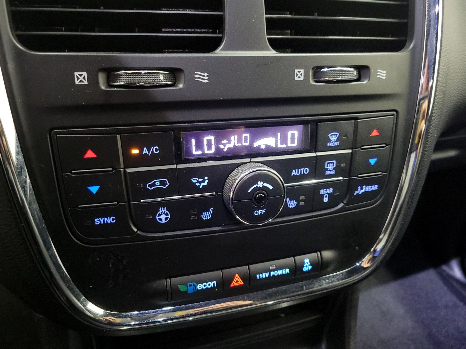 Thumbnail: 2019 Dodge Grand Caravan - 16