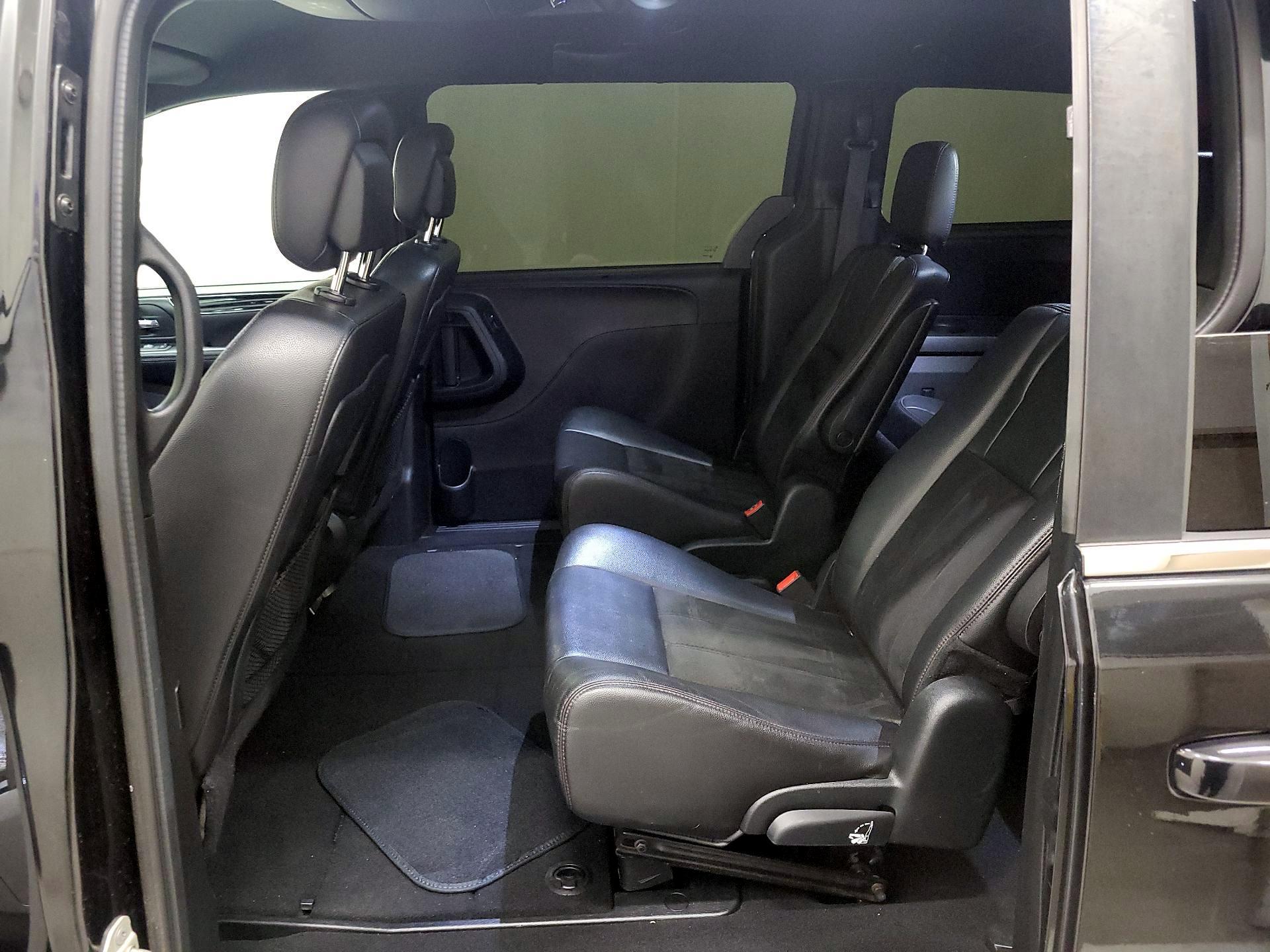Thumbnail: 2019 Dodge Grand Caravan - 19