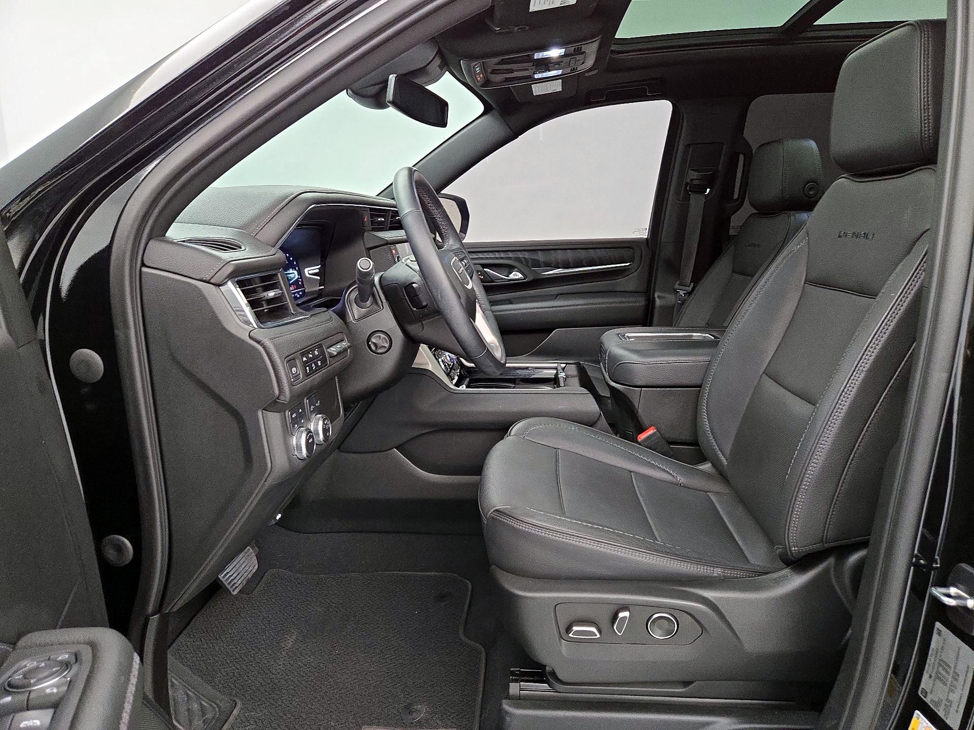 Thumbnail: 2023 GMC Yukon XL - 11