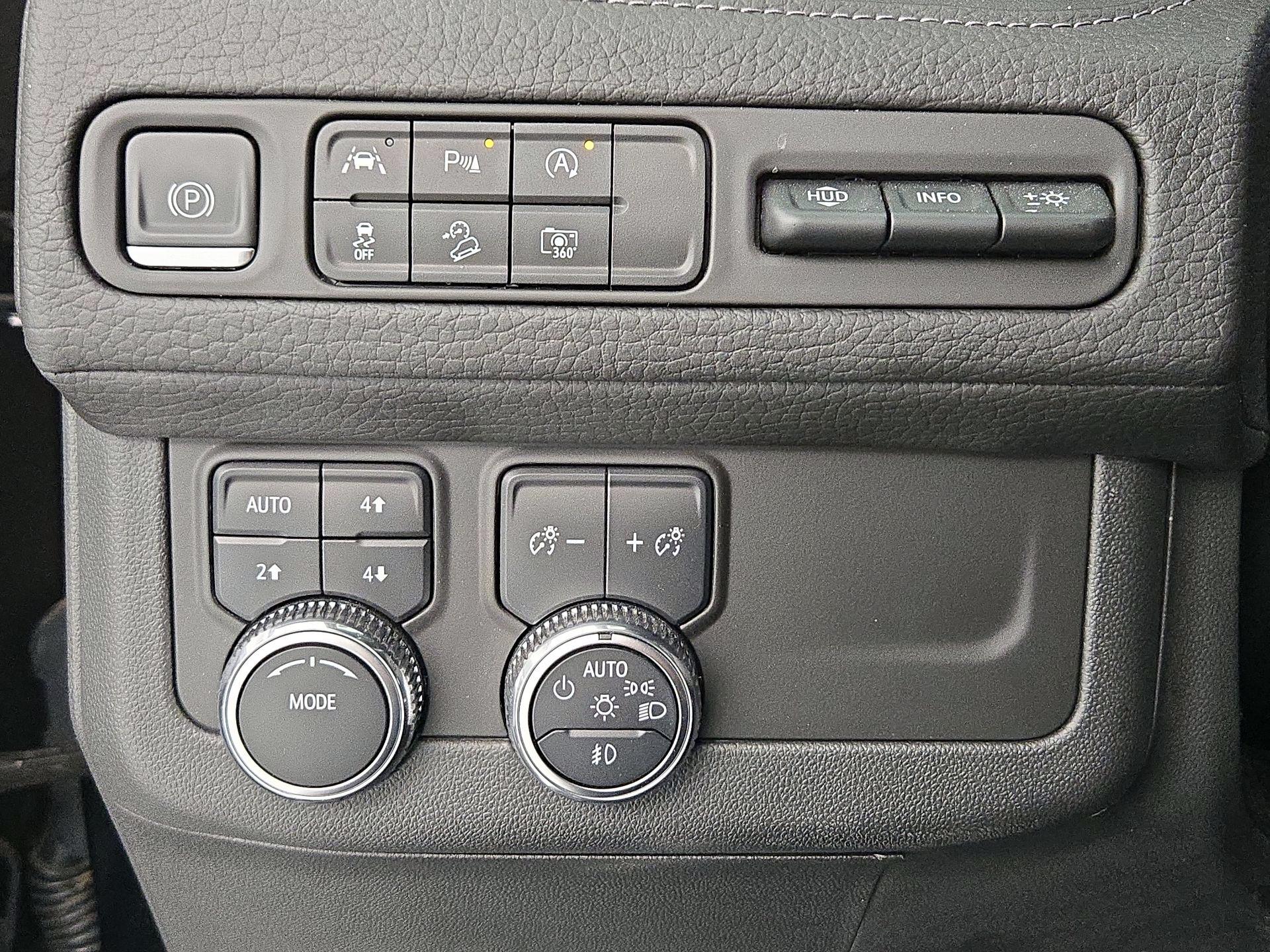 Thumbnail: 2023 GMC Yukon XL - 13