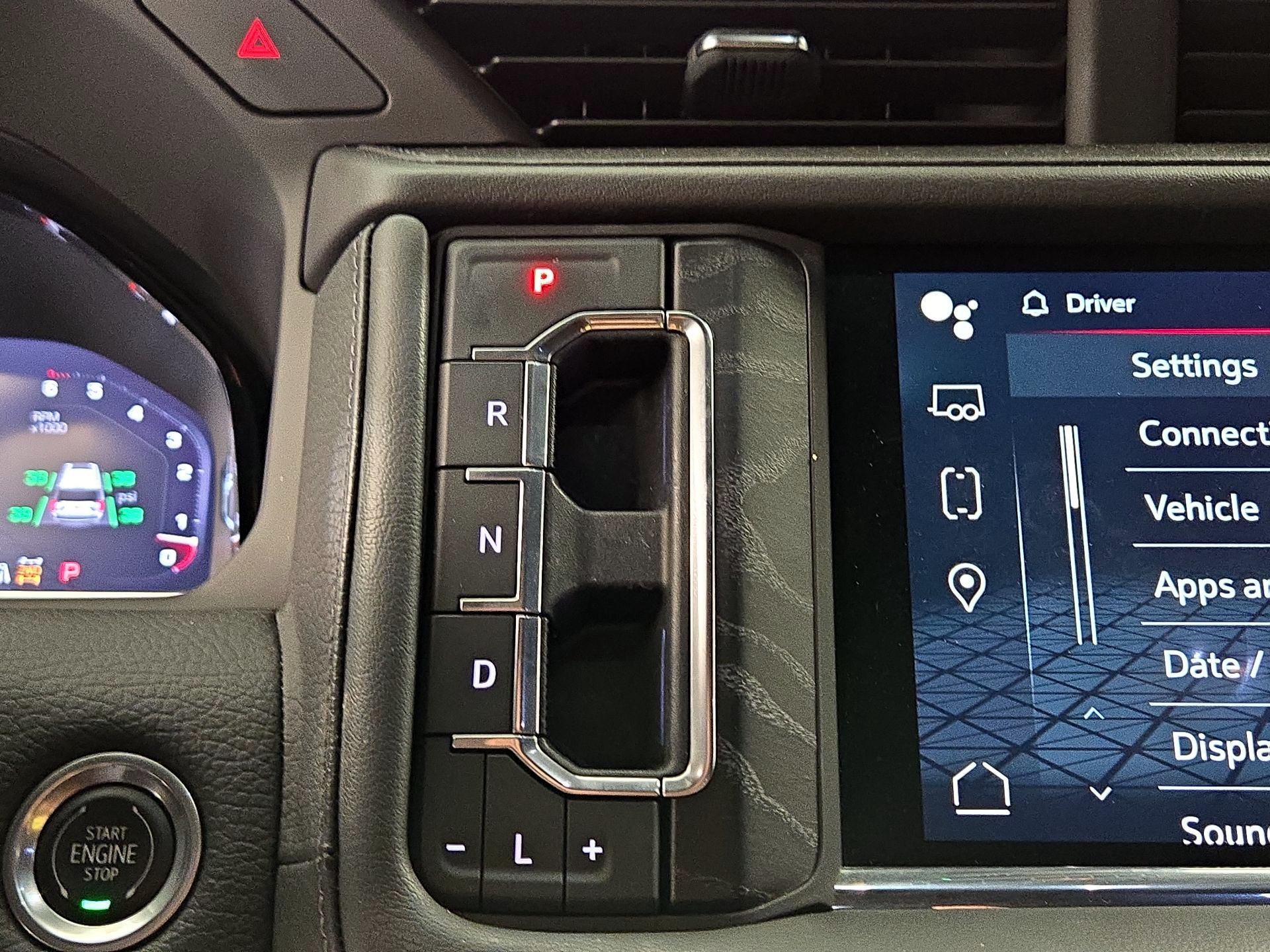 Thumbnail: 2023 GMC Yukon XL - 17