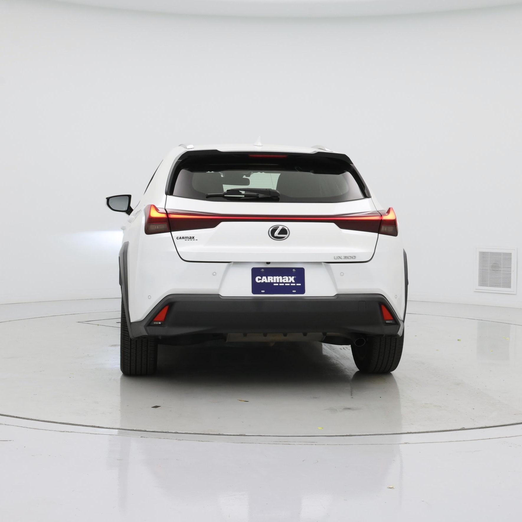 Thumbnail: 2021 Lexus UX - 6