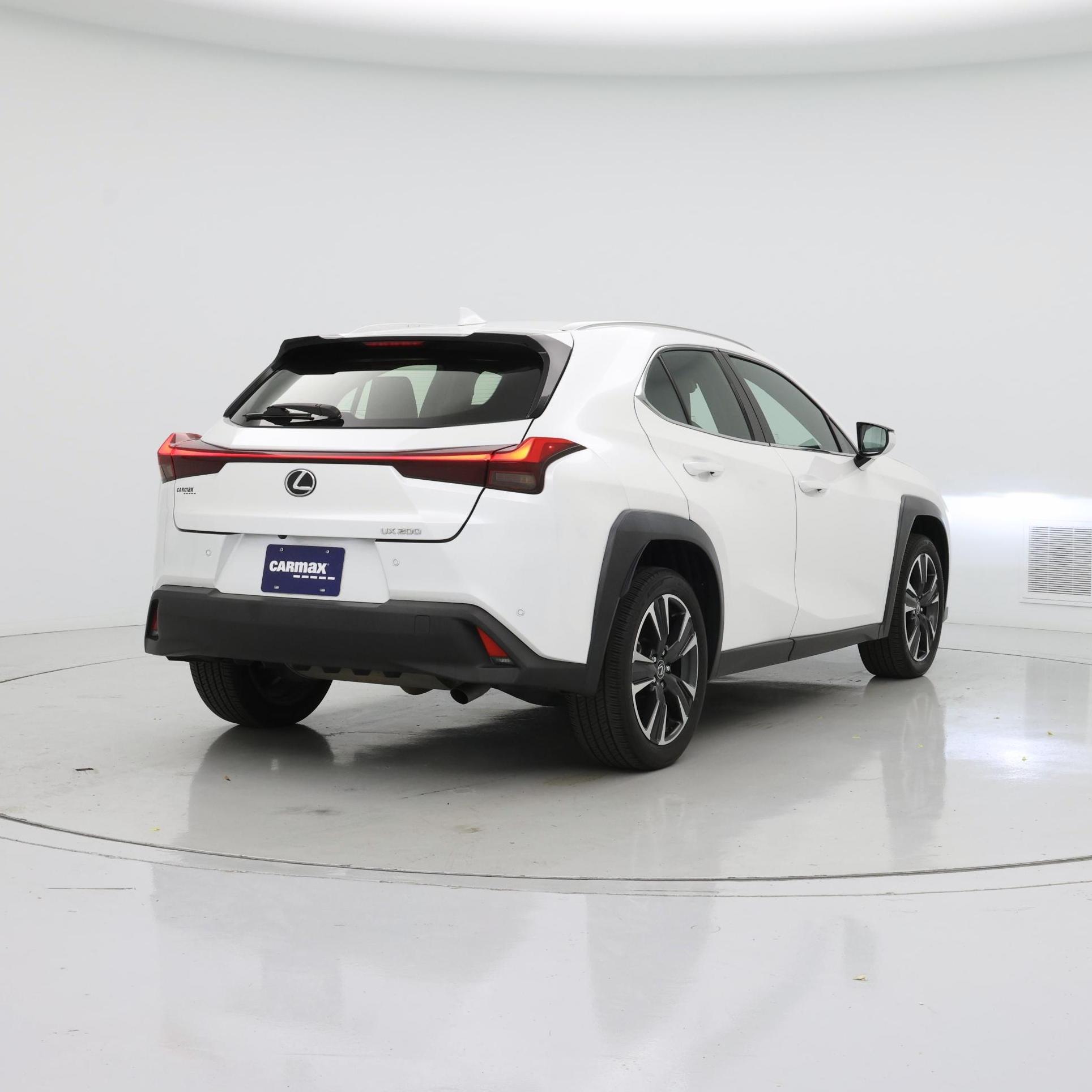Thumbnail: 2021 Lexus UX - 8