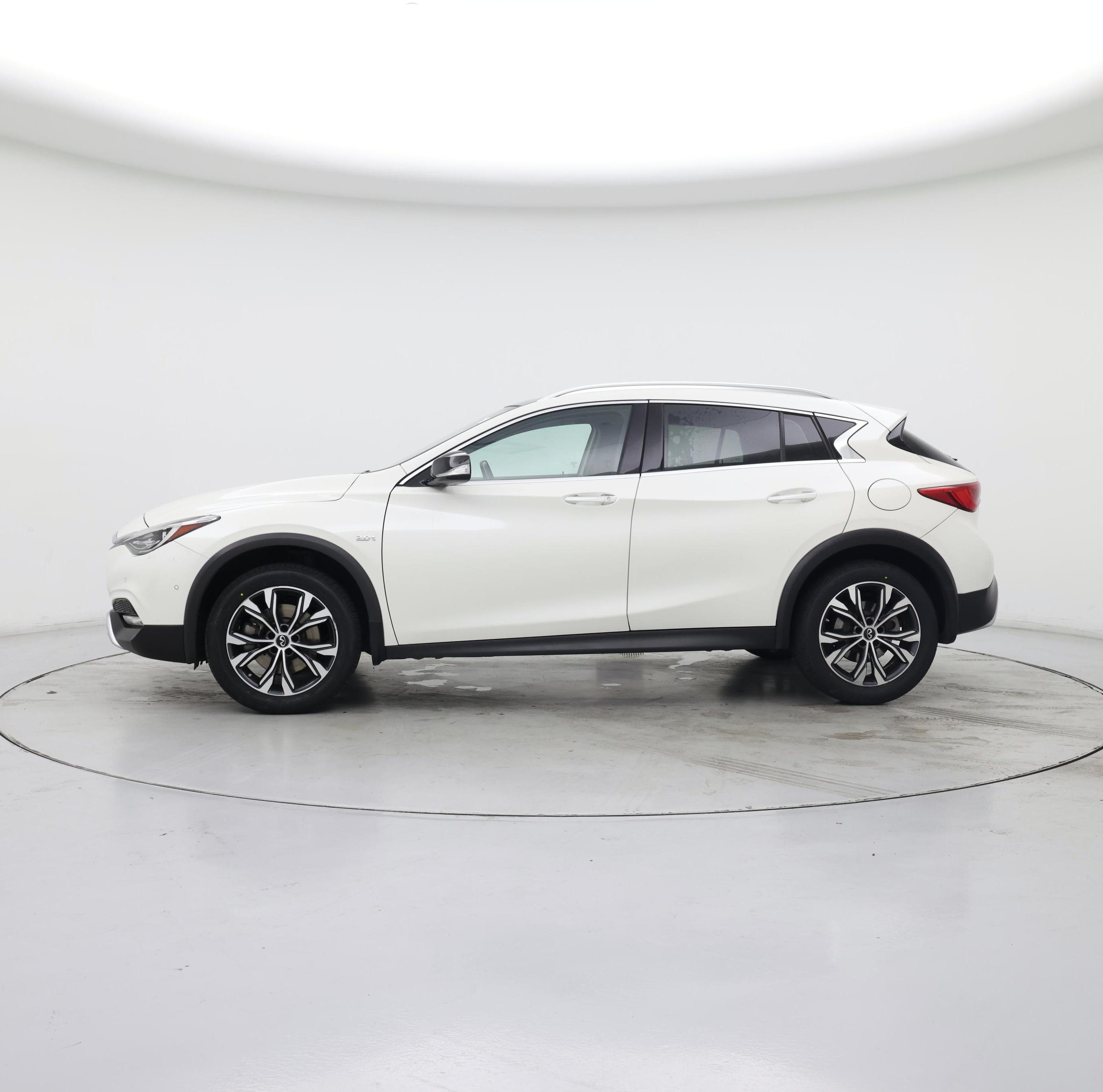 Thumbnail: 2018 INFINITI QX30 - 3