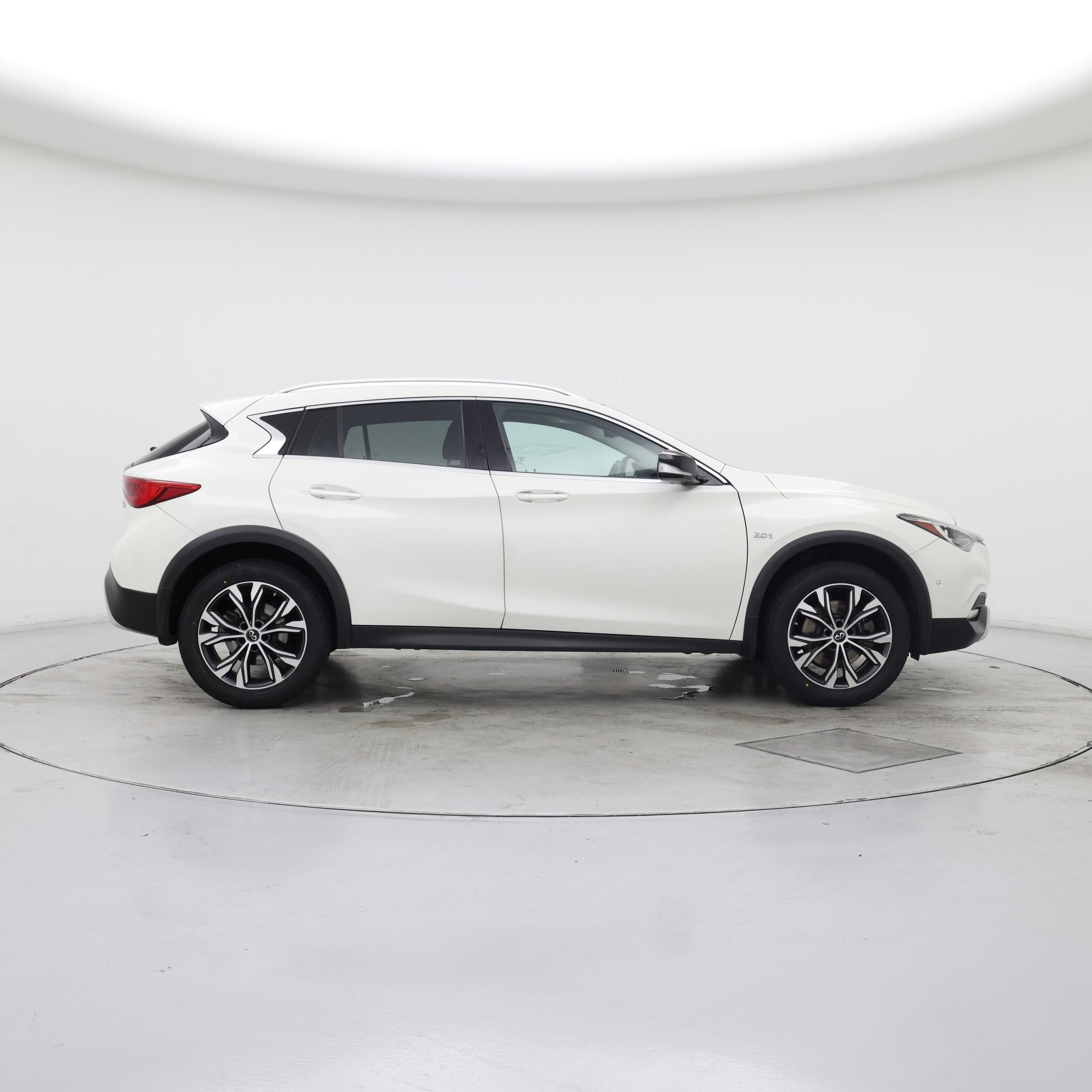 Thumbnail: 2018 INFINITI QX30 - 7