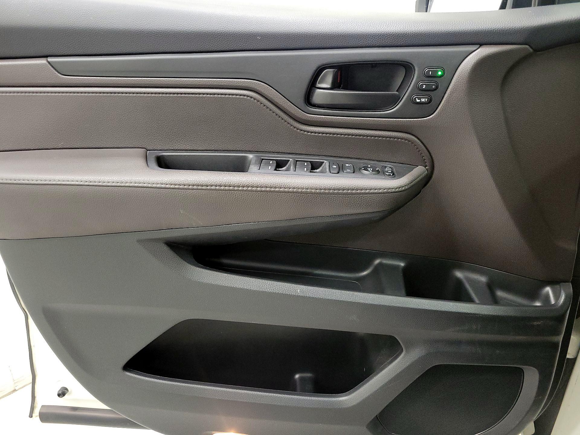 Thumbnail: 2019 Honda Odyssey - 12