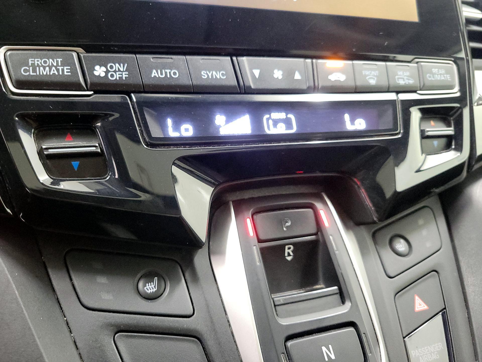 Thumbnail: 2019 Honda Odyssey - 16