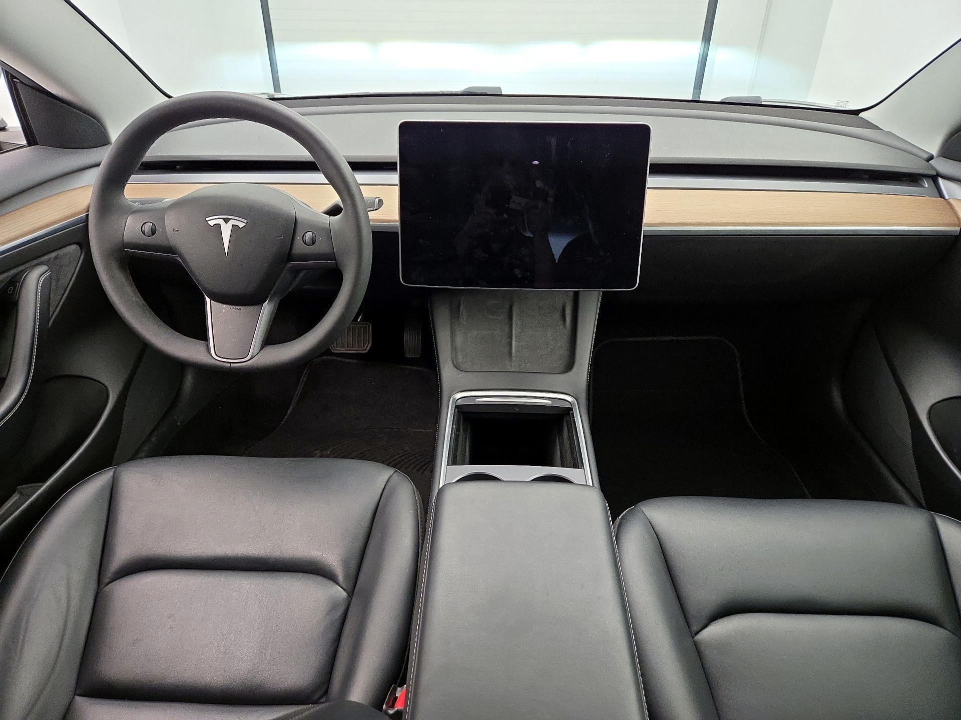 Thumbnail: 2021 Tesla Model 3 - 9