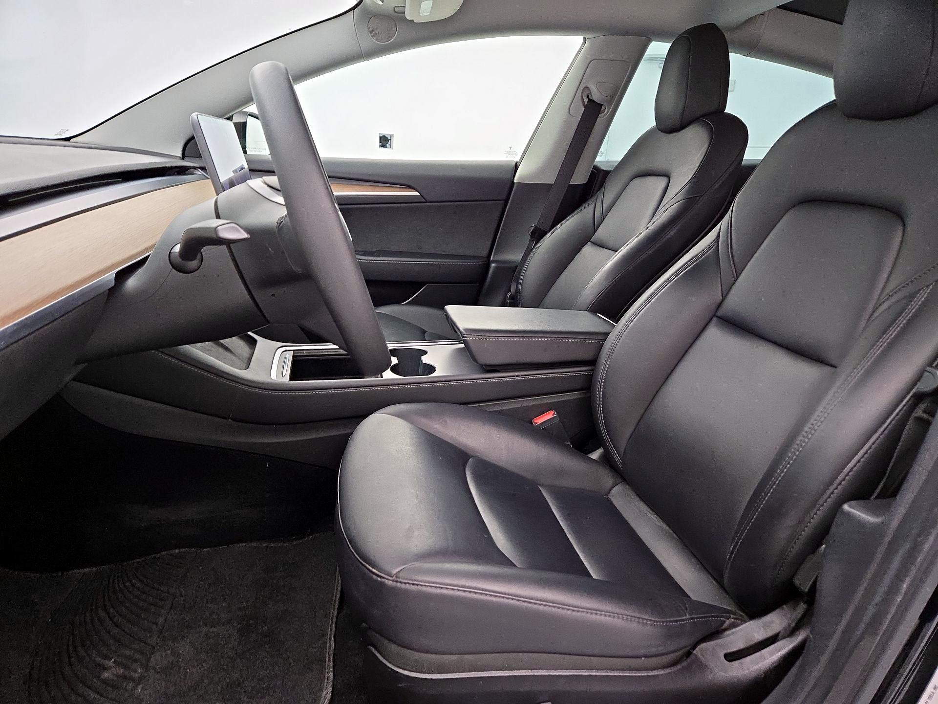 Thumbnail: 2021 Tesla Model 3 - 11