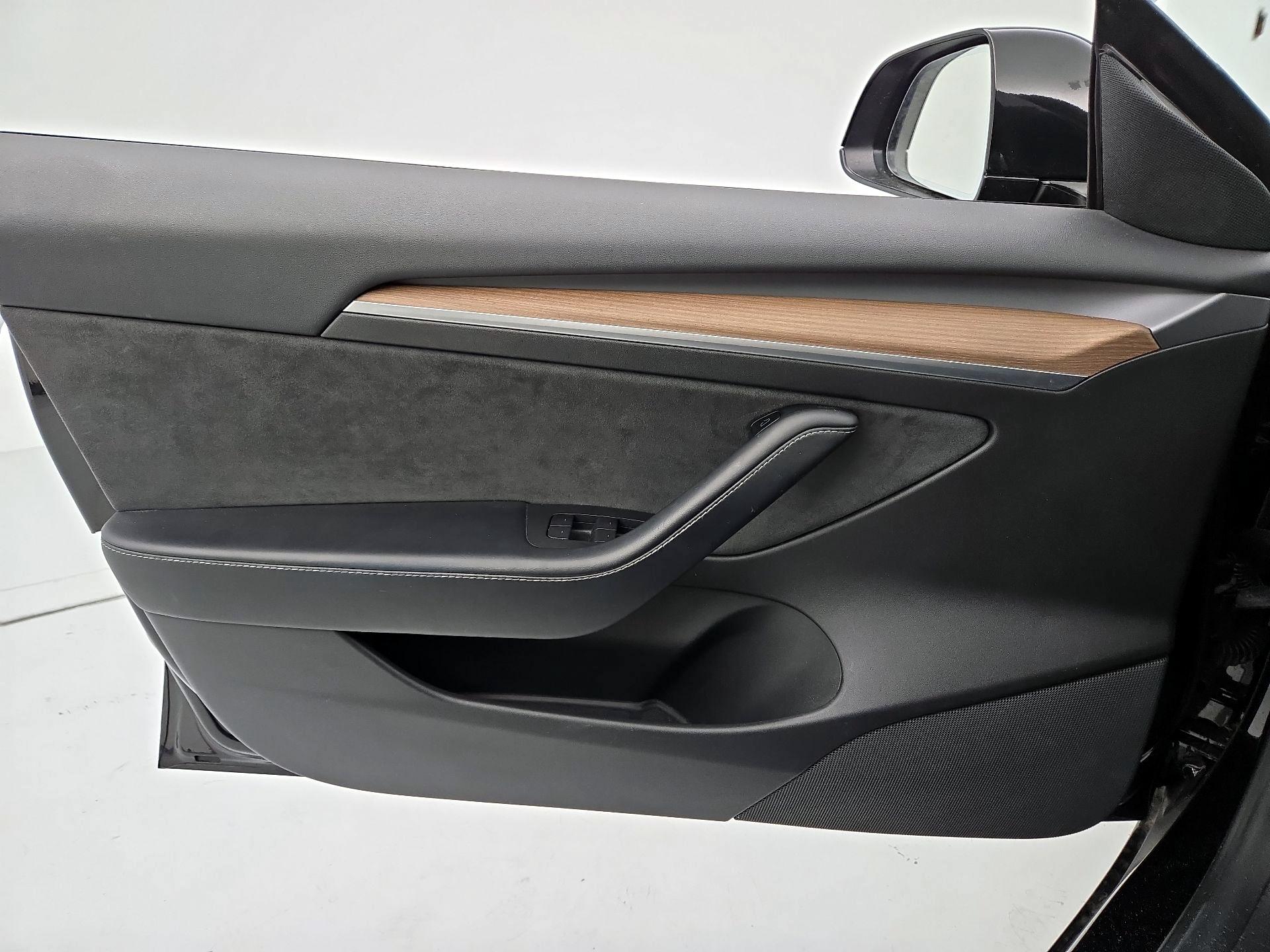 Thumbnail: 2021 Tesla Model 3 - 12