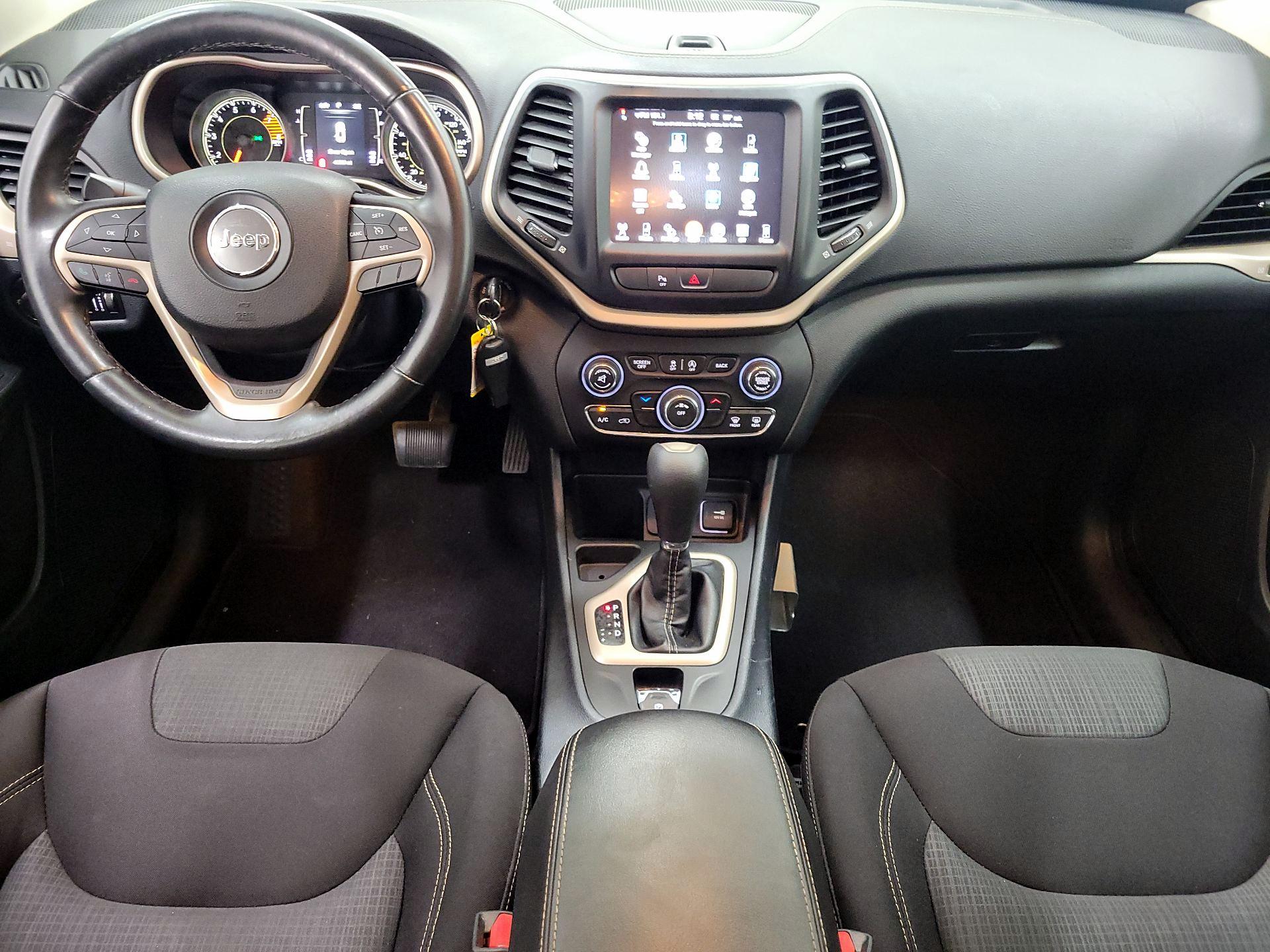 Thumbnail: 2016 Jeep Cherokee - 9