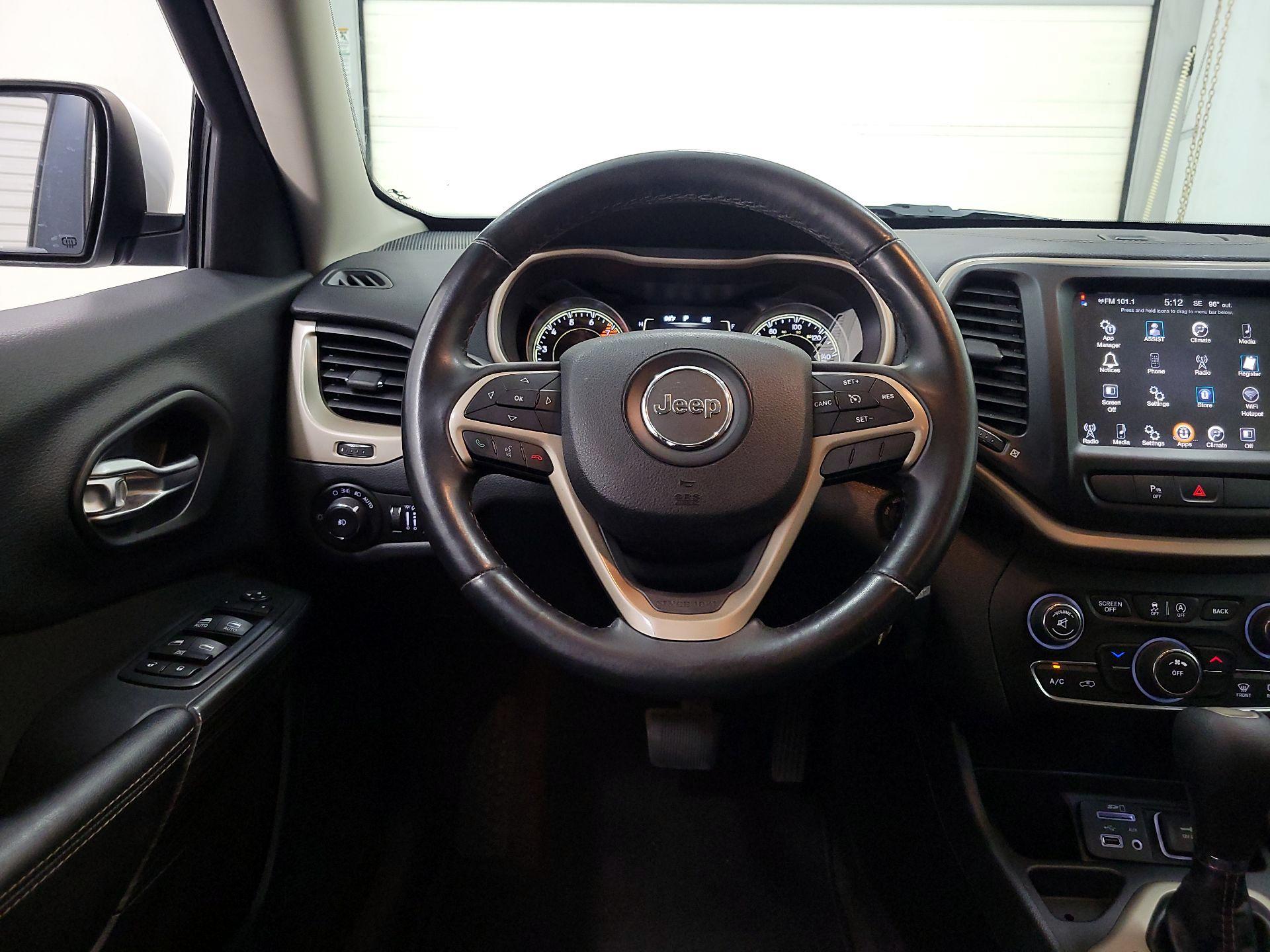 Thumbnail: 2016 Jeep Cherokee - 10