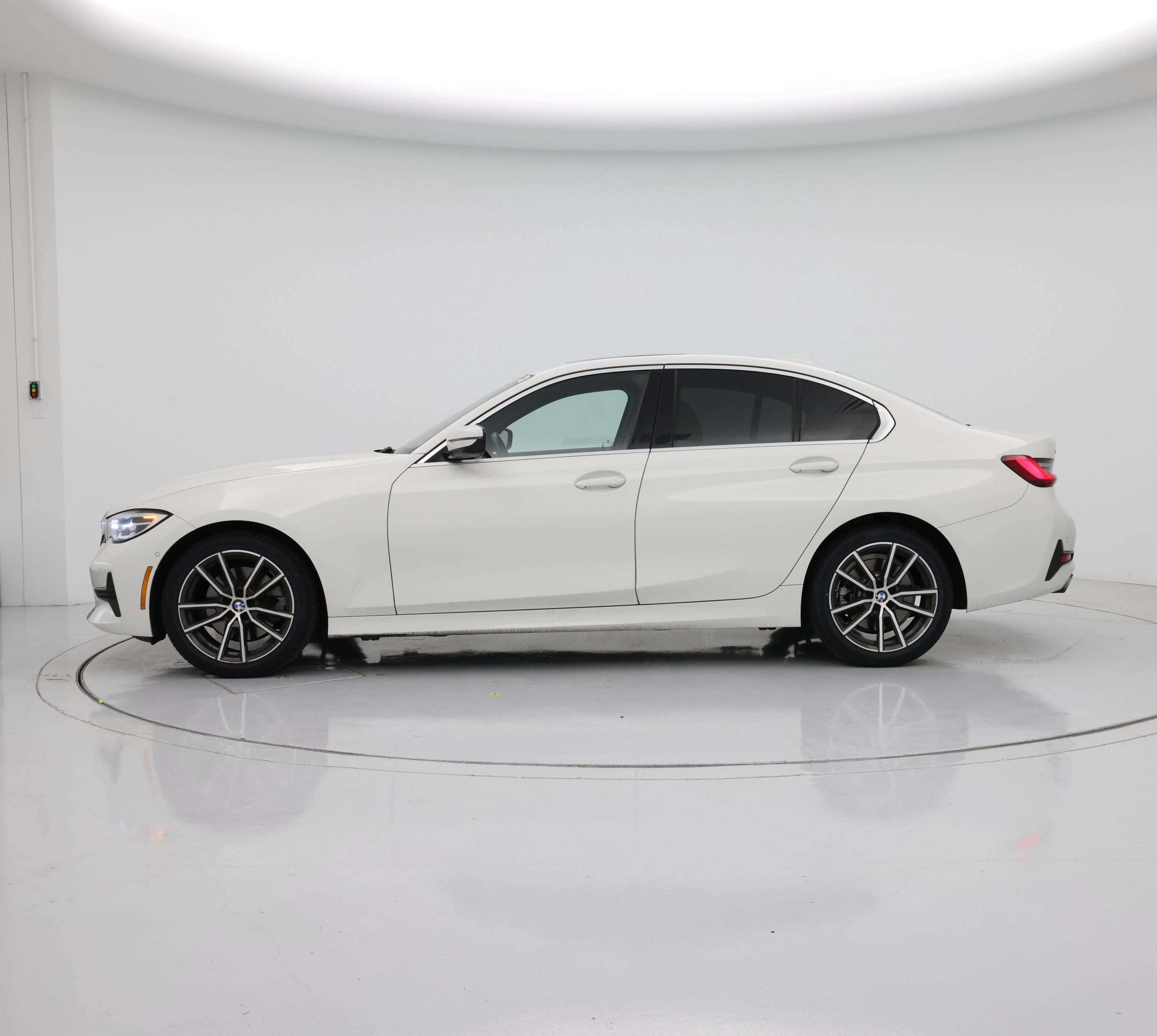 Thumbnail: 2020 BMW 3 Series - 3