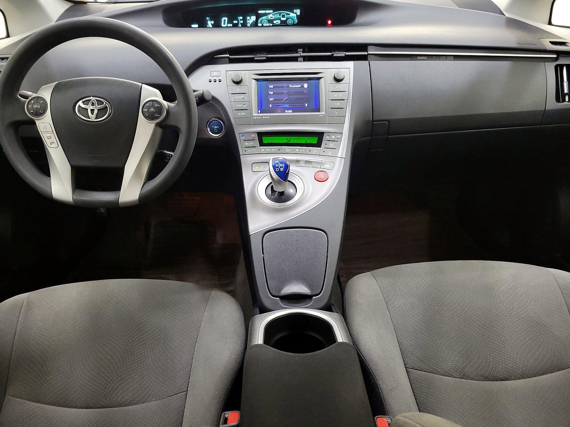 Thumbnail: 2015 Toyota Prius - 9