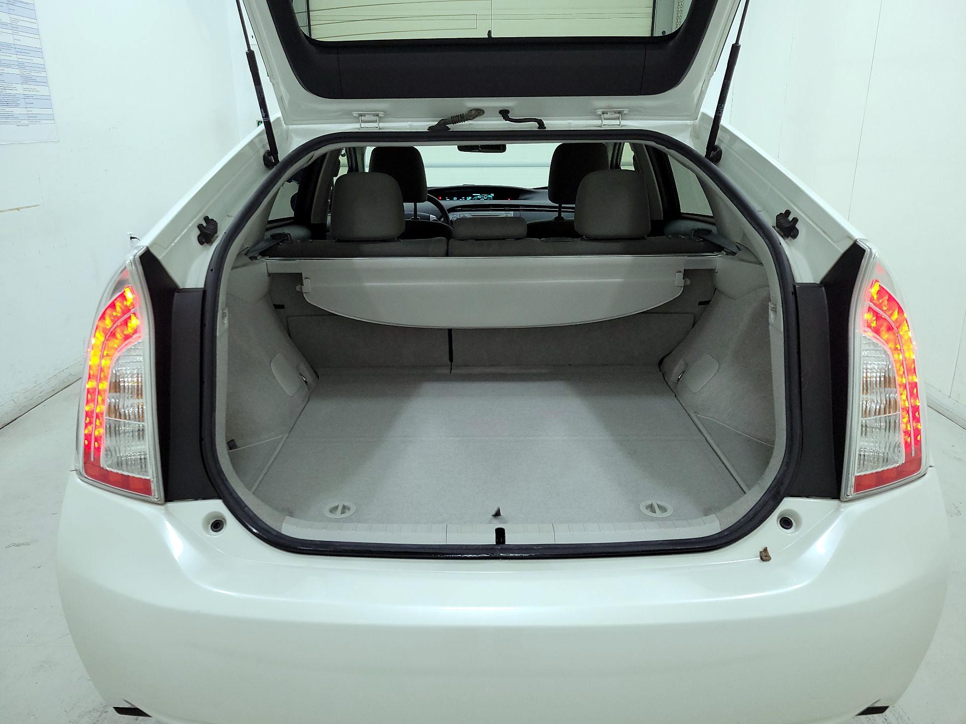Thumbnail: 2015 Toyota Prius - 20