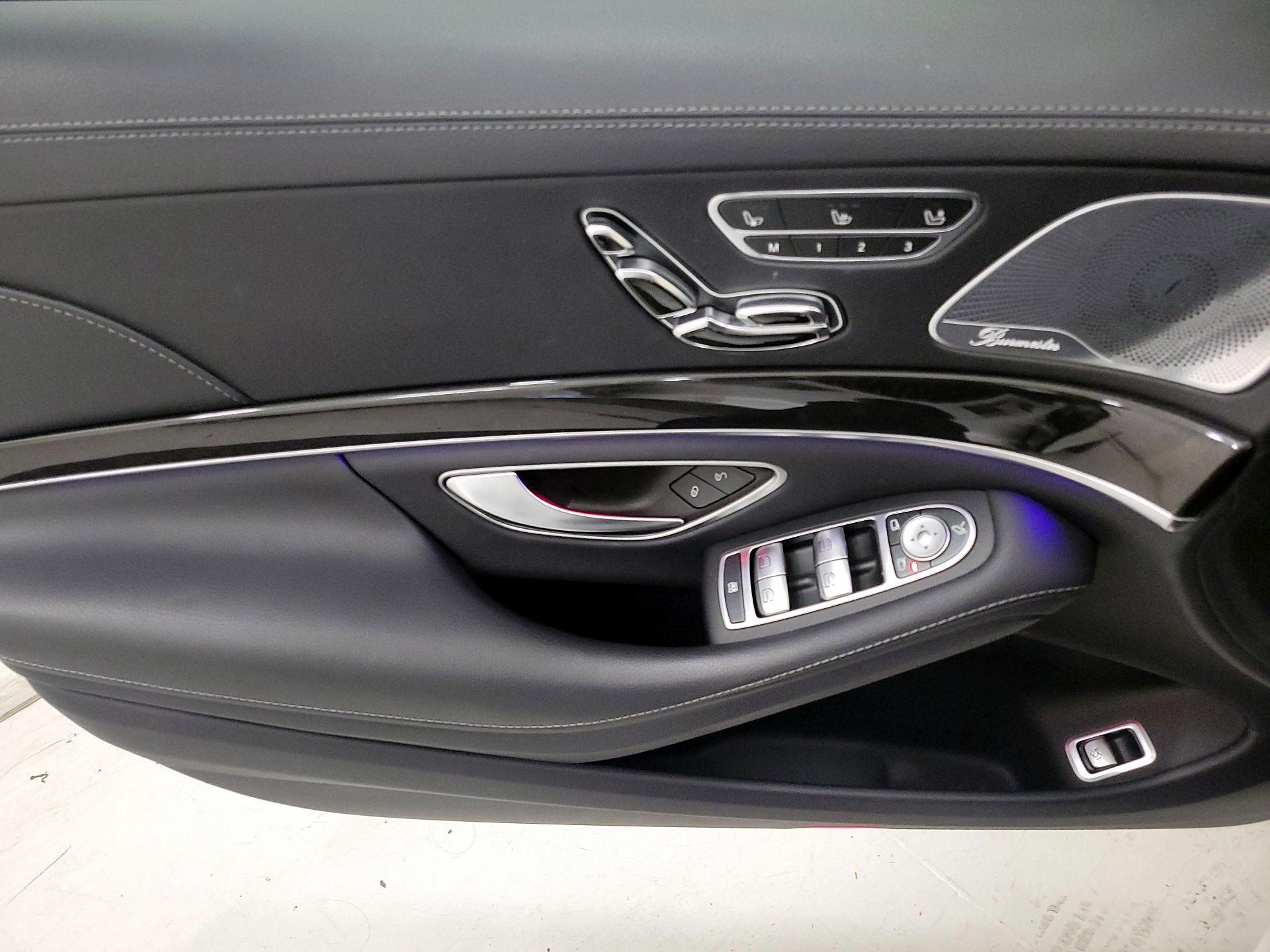 Thumbnail: 2020 Mercedes-Benz S-Class - 12