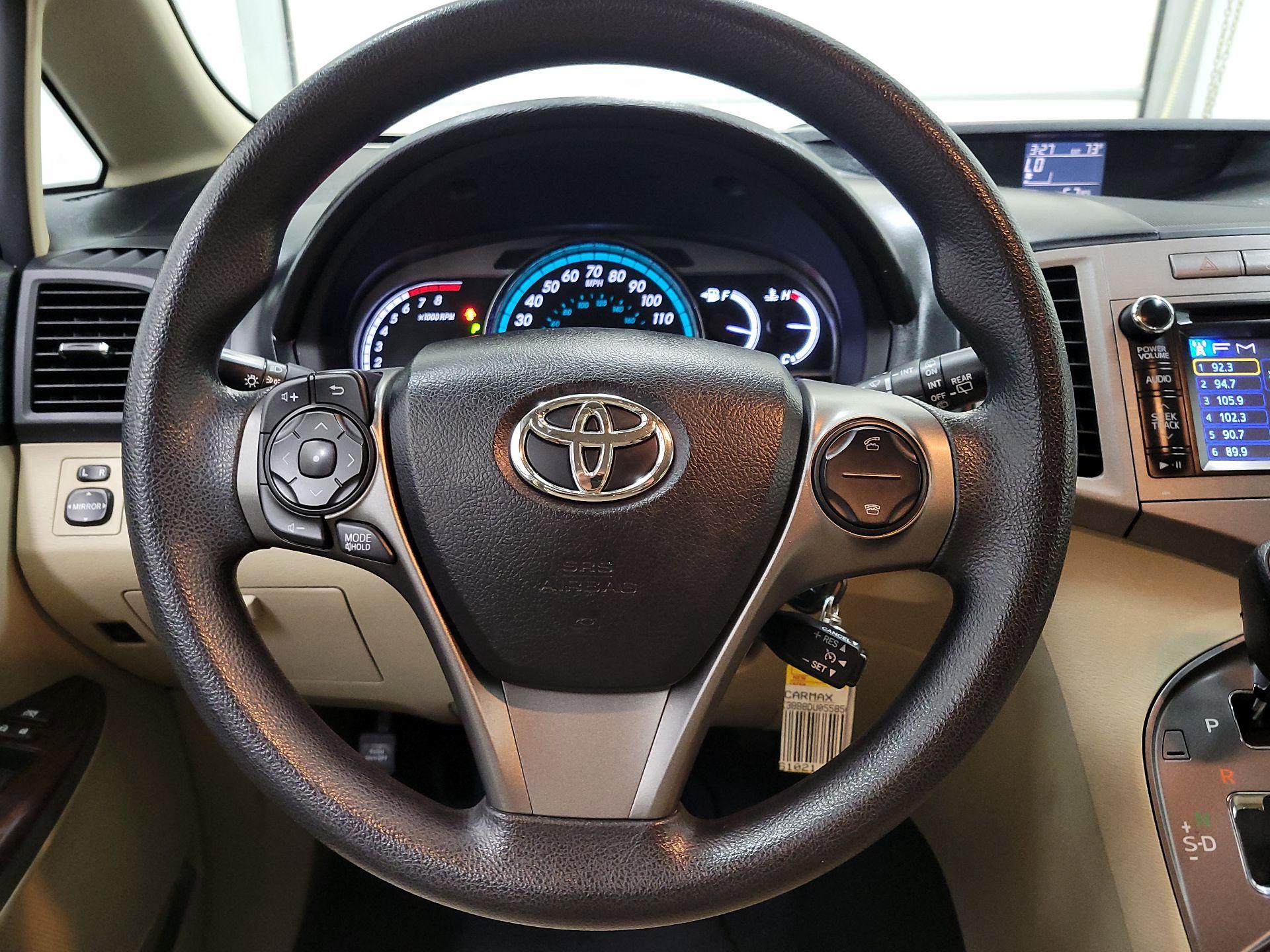 Thumbnail: 2013 Toyota Venza - 10