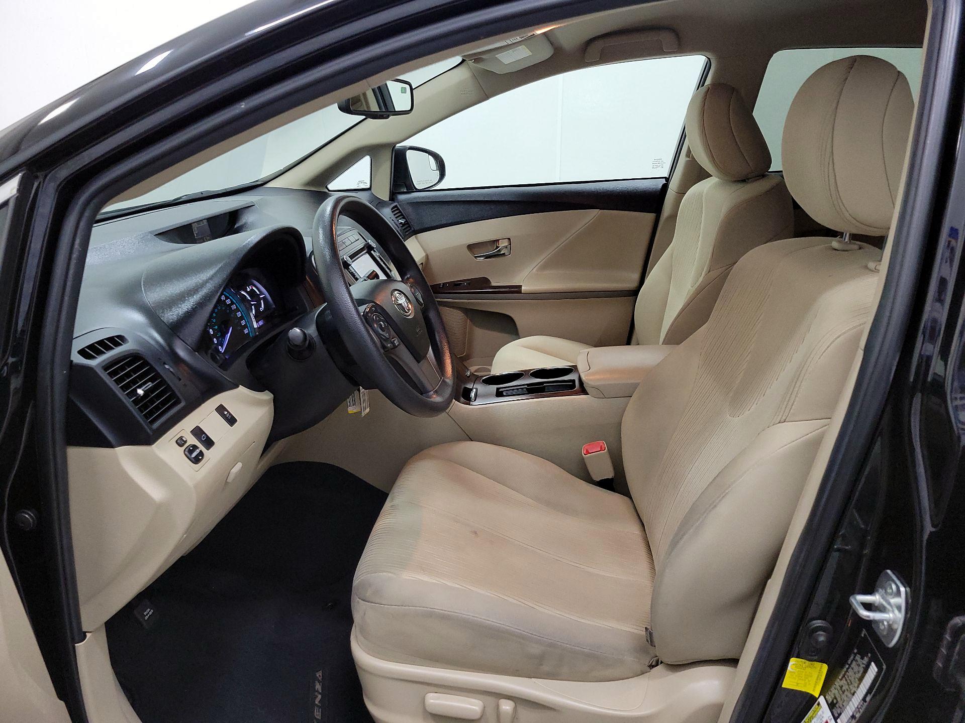 Thumbnail: 2013 Toyota Venza - 11