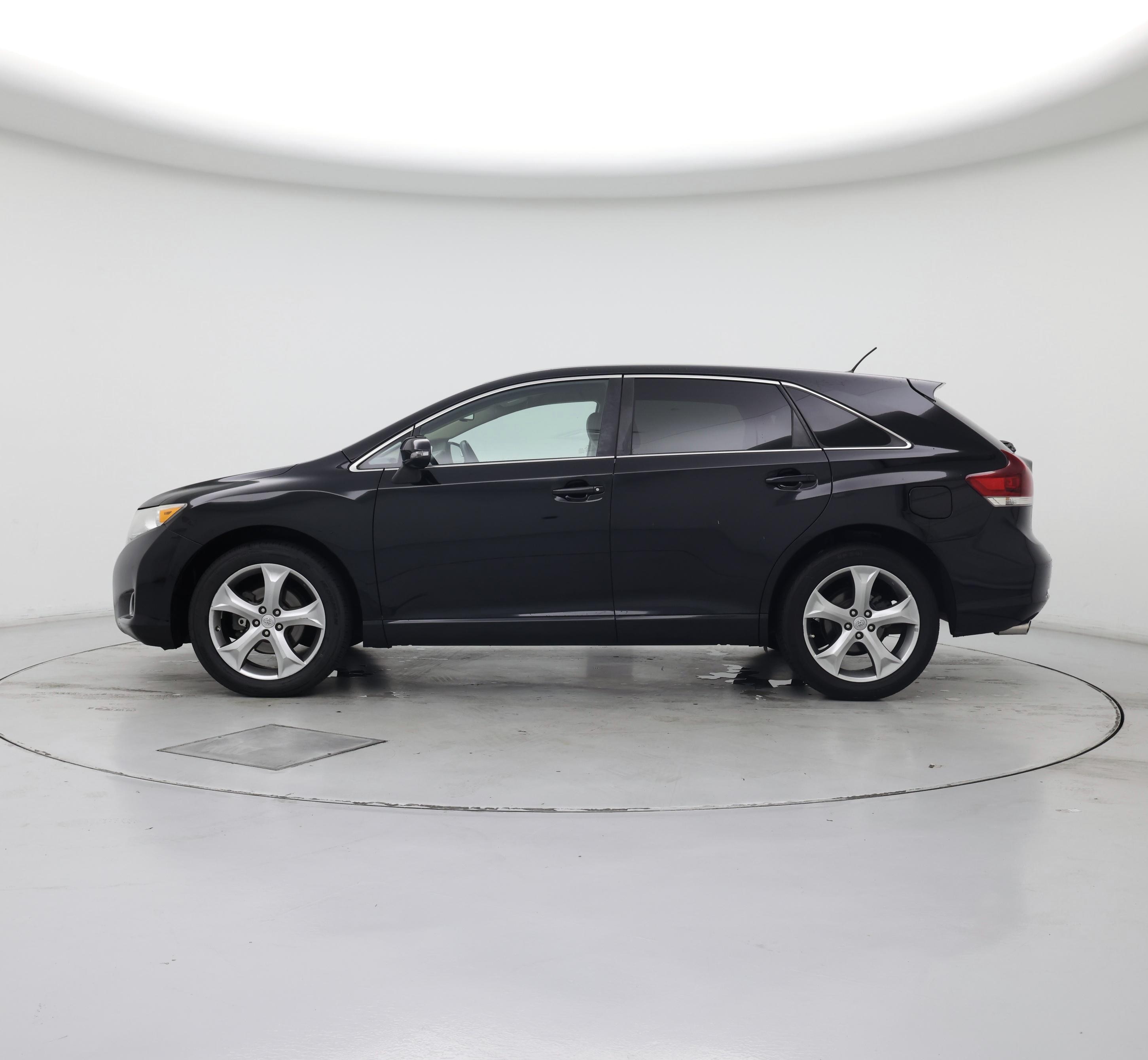 Thumbnail: 2013 Toyota Venza - 3