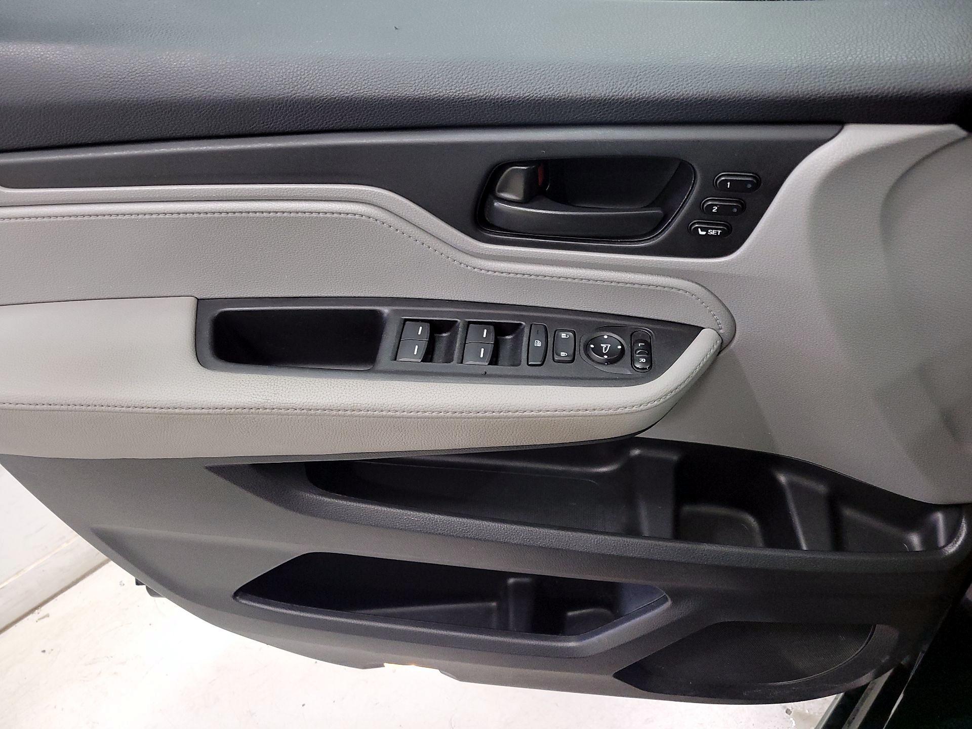 Thumbnail: 2019 Honda Odyssey - 12