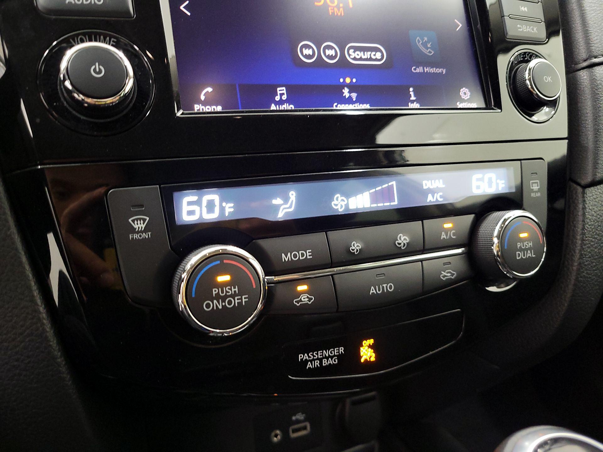 Thumbnail: 2019 Nissan Rogue - 16