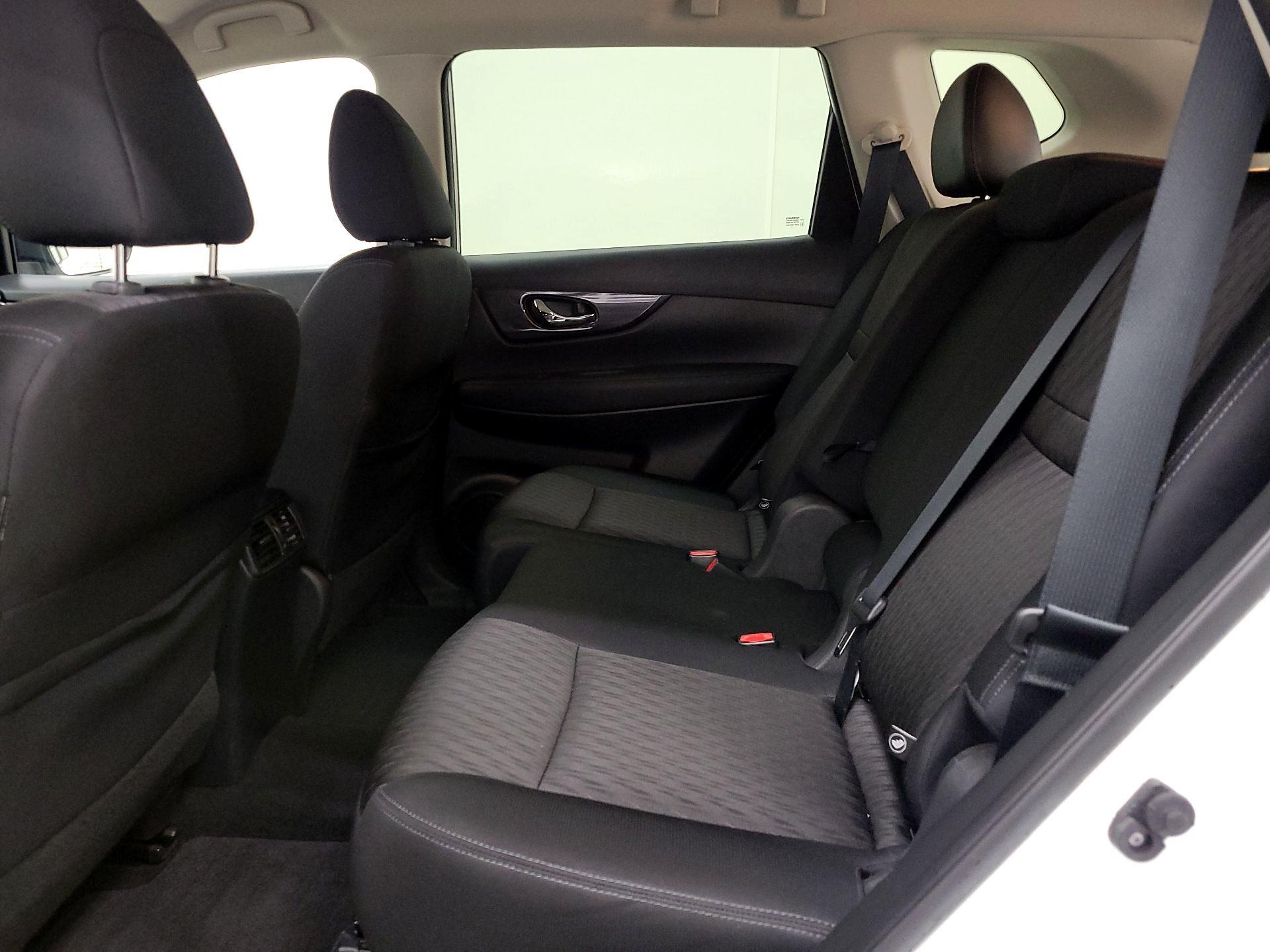 Thumbnail: 2019 Nissan Rogue - 19